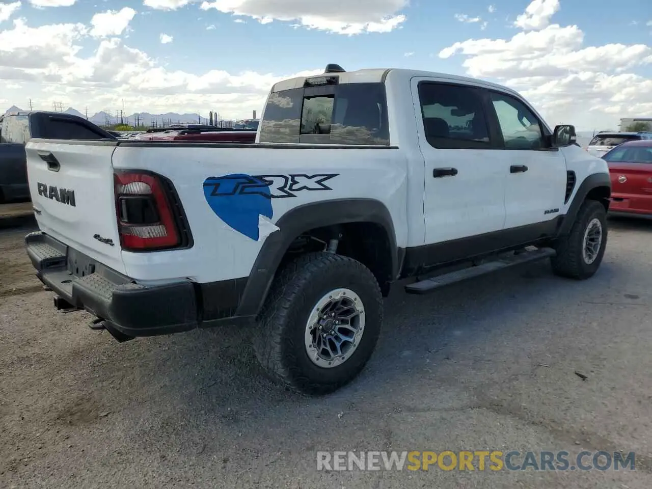 3 fotografías del automóvil dañado 1C6SRFU96NN193489 RAM 1500 2022