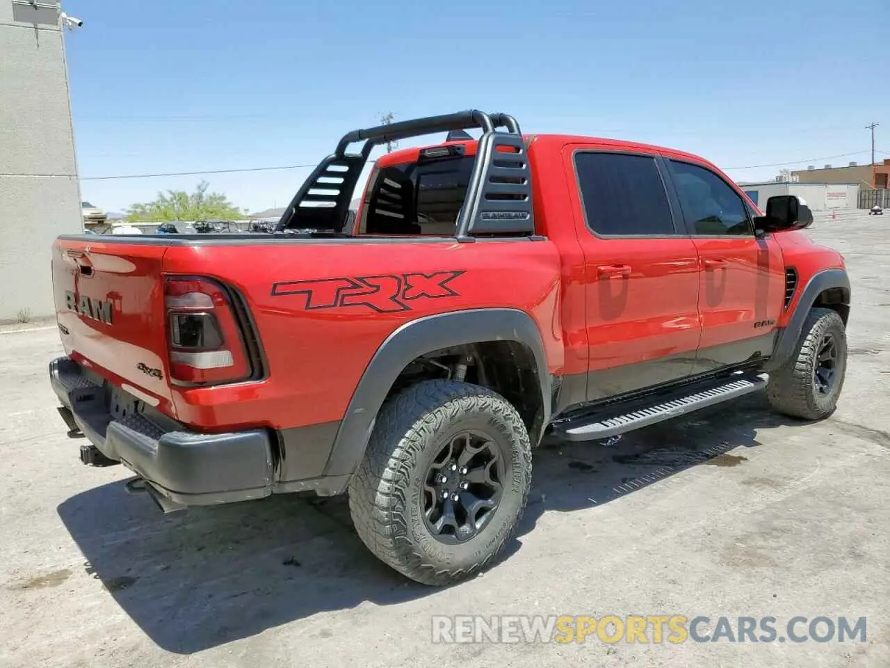 3 fotografías del automóvil dañado 1C6SRFU96NN364371 RAM 1500 2022