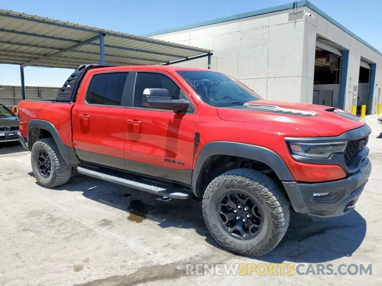 4 fotografías del automóvil dañado 1C6SRFU96NN364371 RAM 1500 2022