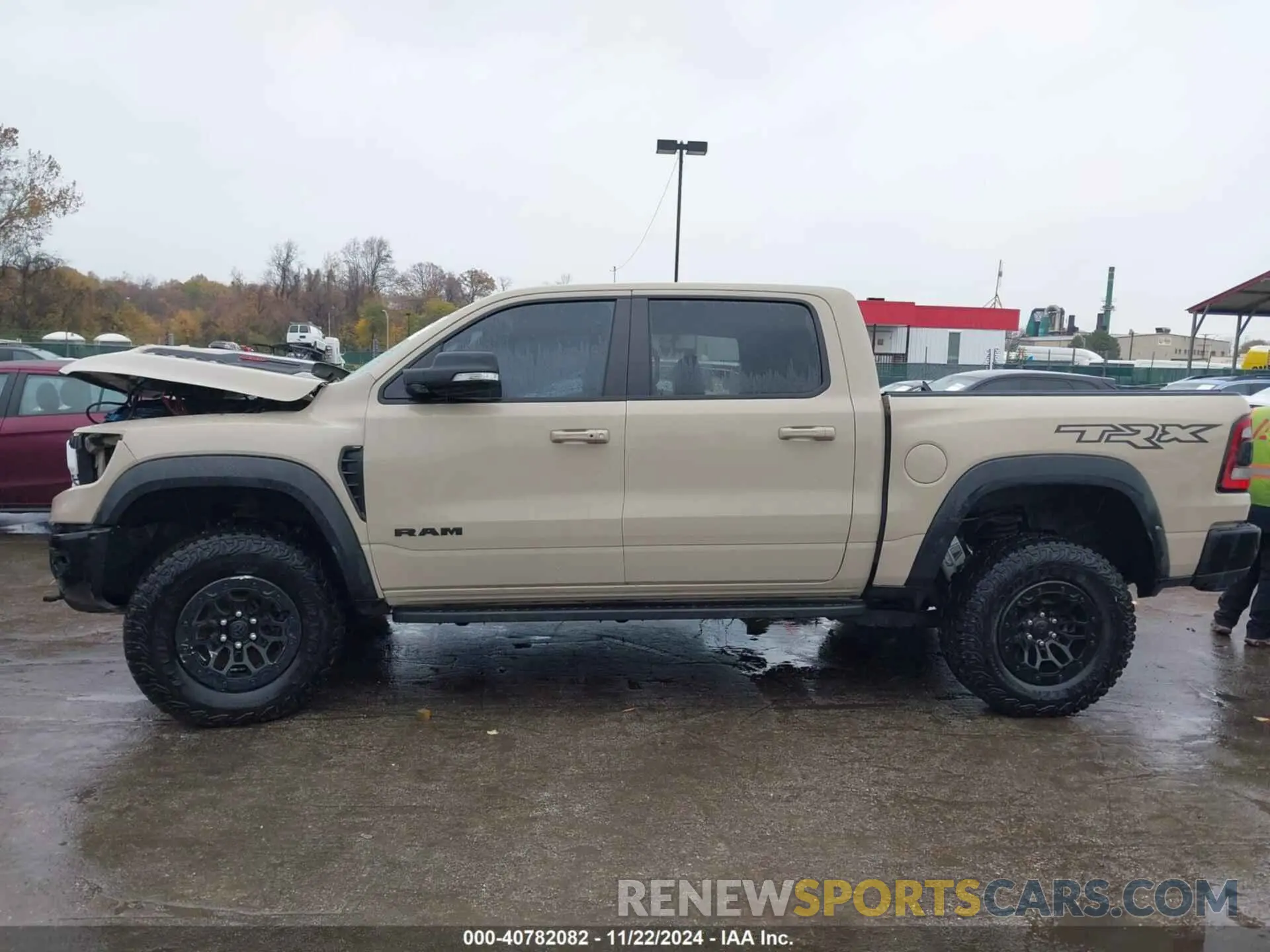 14 fotografías del automóvil dañado 1C6SRFU96NN404111 RAM 1500 2022