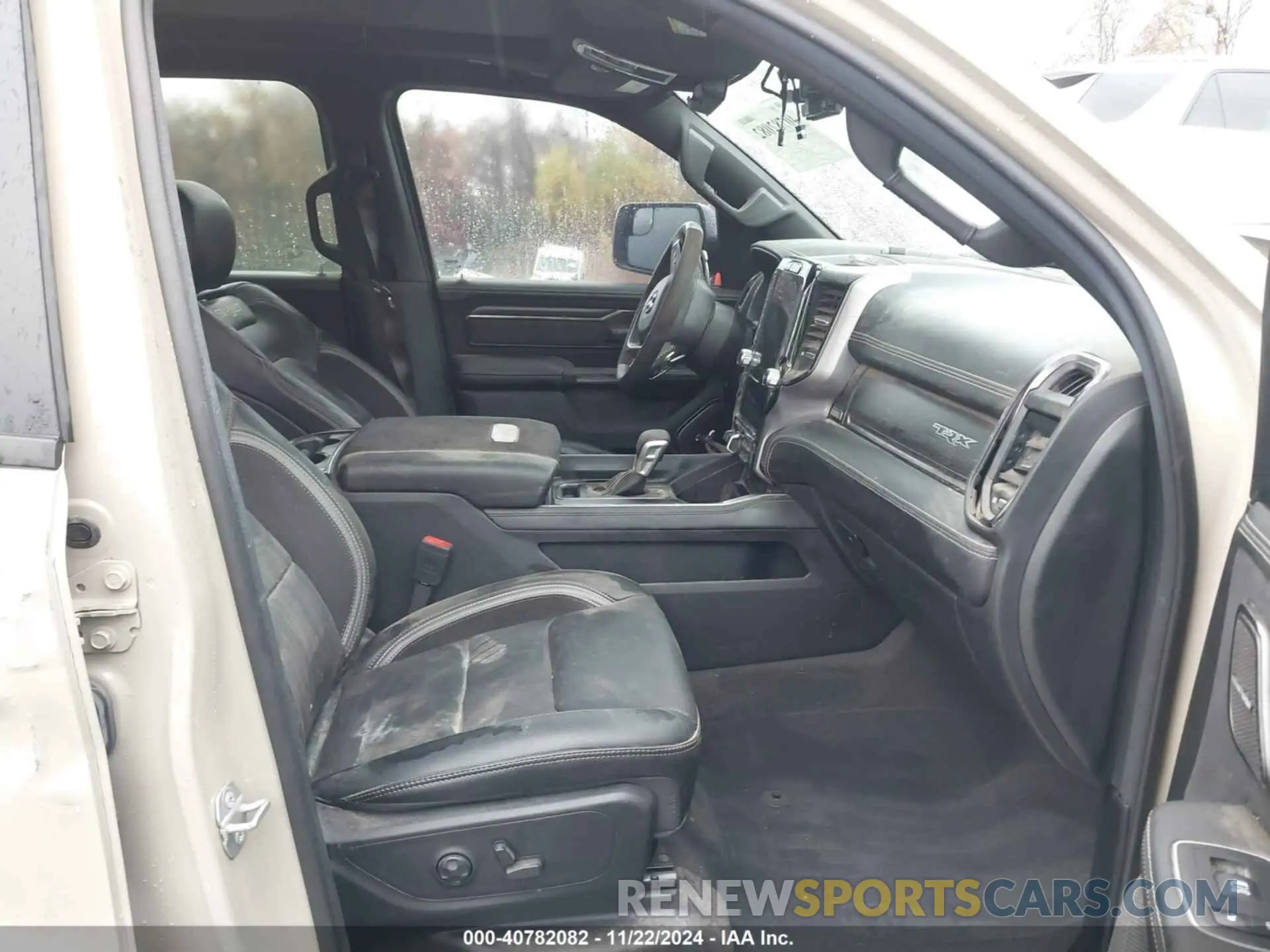 5 fotografías del automóvil dañado 1C6SRFU96NN404111 RAM 1500 2022