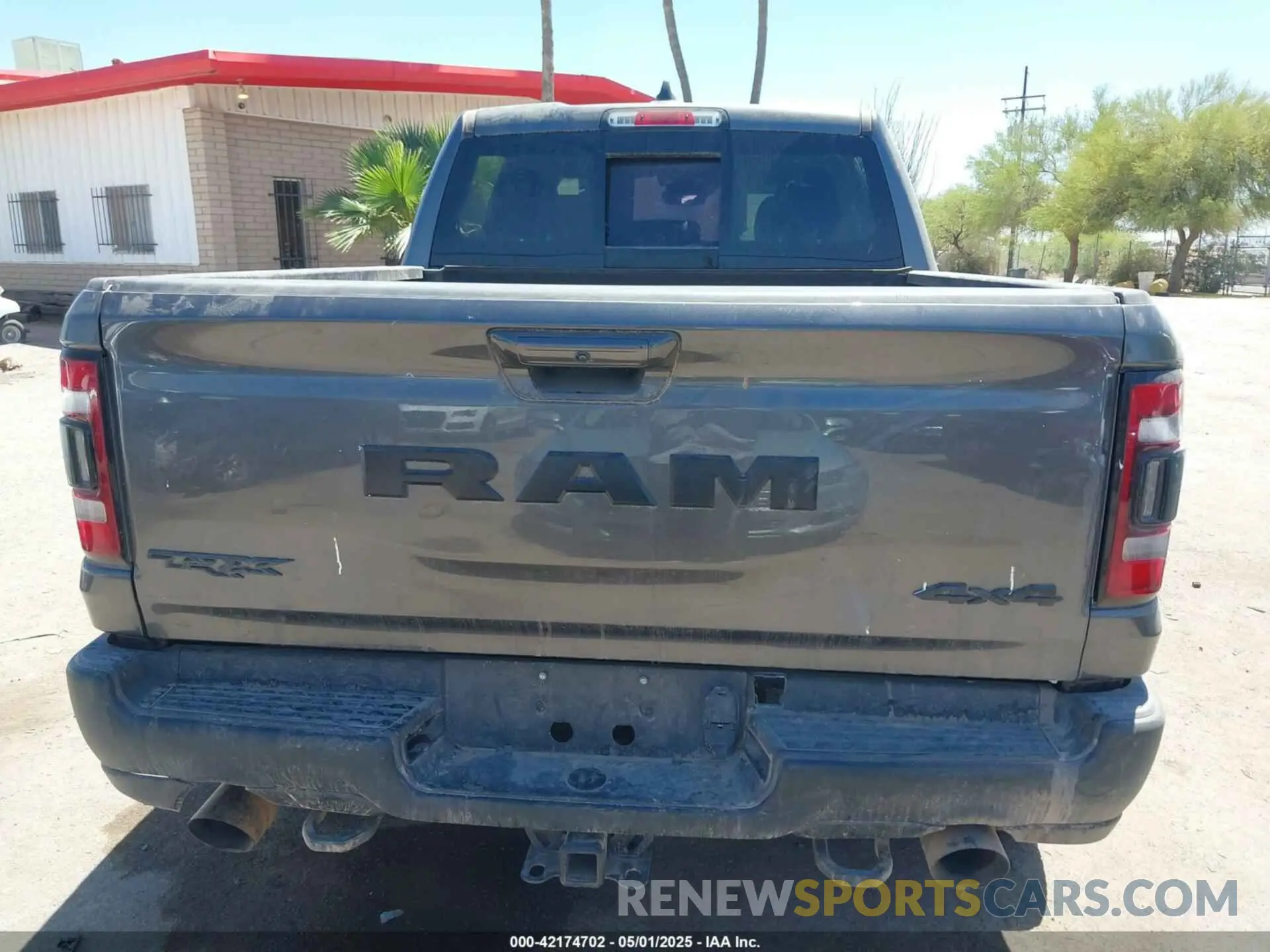 15 fotografías del automóvil dañado 1C6SRFU97NN353587 RAM 1500 2022