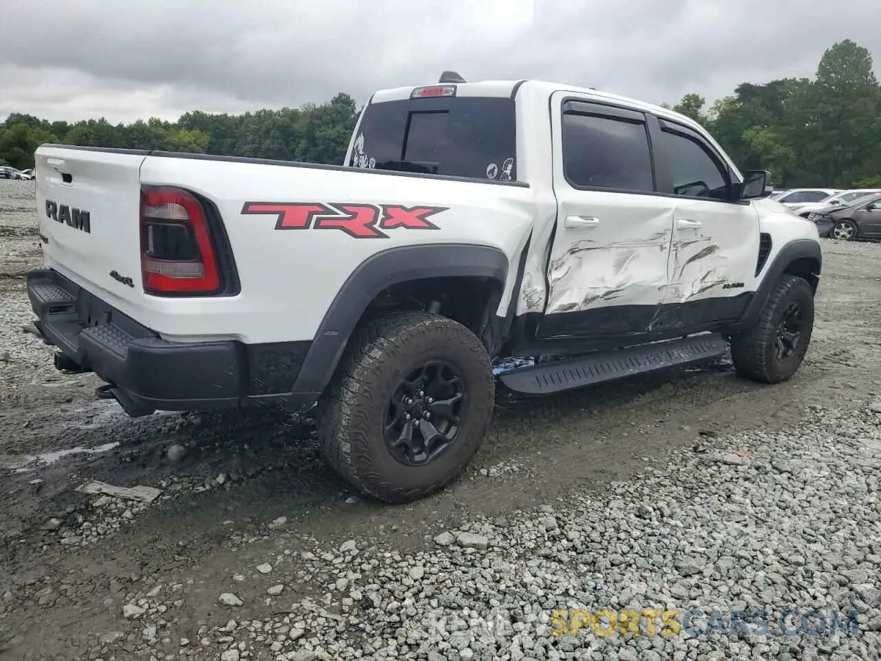 3 fotografías del automóvil dañado 1C6SRFU99NN318694 RAM 1500 2022
