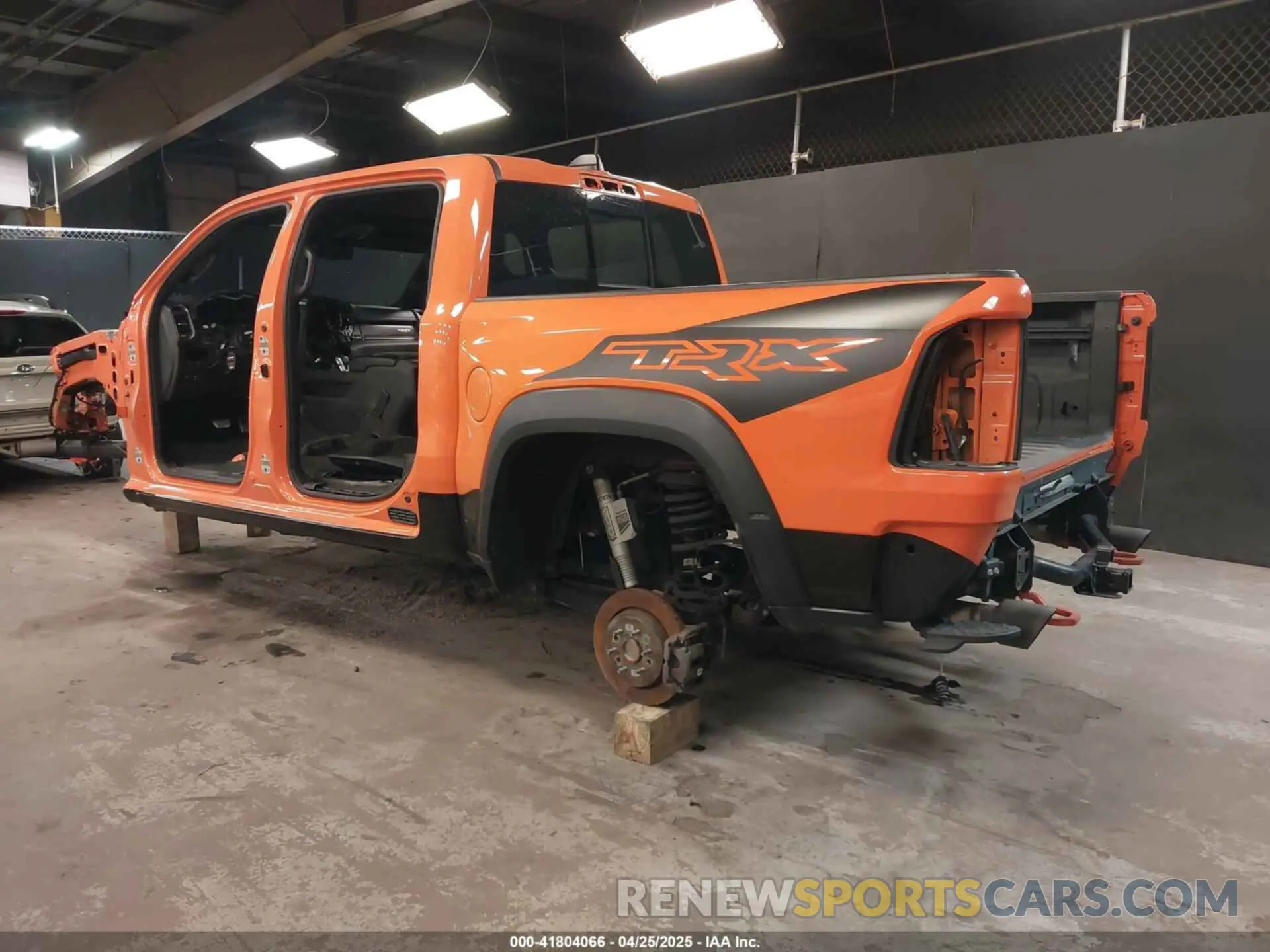3 fotografías del automóvil dañado 1C6SRFU9XNN149317 RAM 1500 2022