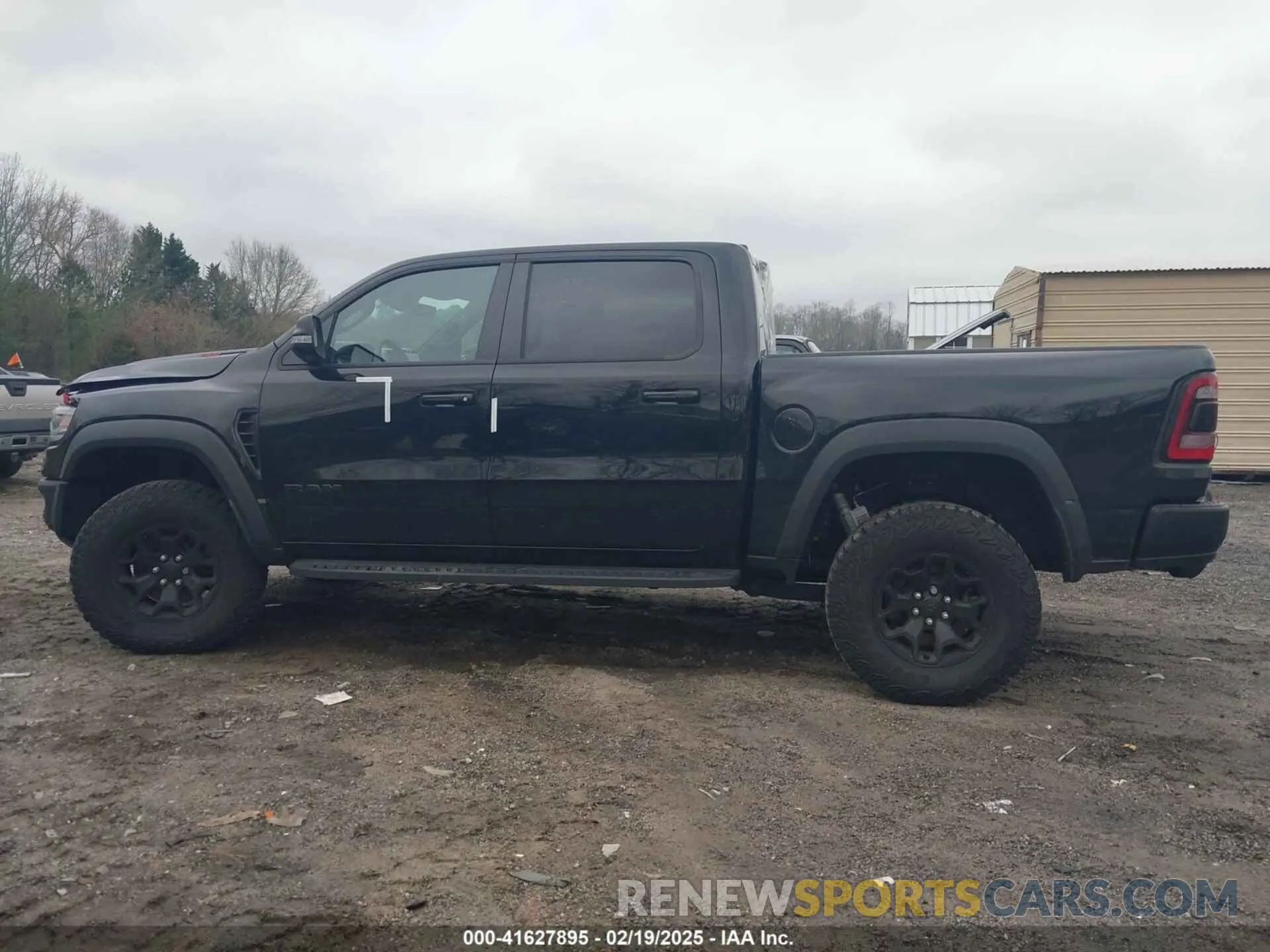 14 fotografías del automóvil dañado 1C6SRFU9XNN476106 RAM 1500 2022