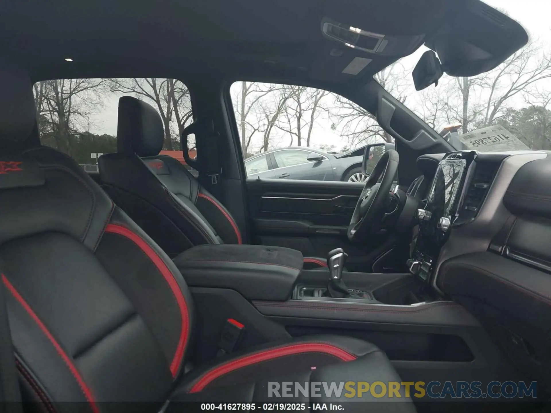 5 fotografías del automóvil dañado 1C6SRFU9XNN476106 RAM 1500 2022