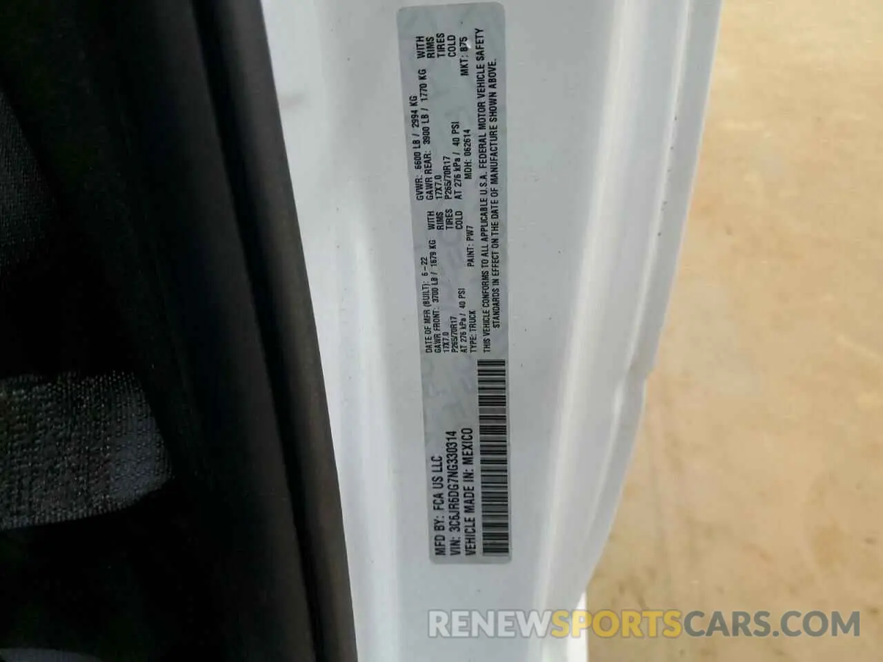 12 fotografías del automóvil dañado 3C6JR6DG7NG330314 RAM 1500 2022
