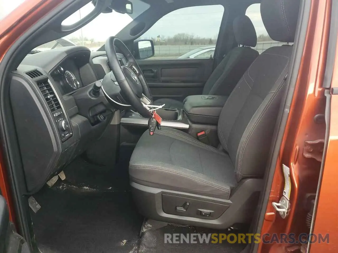 7 fotografías del automóvil dañado 1C6RR7FG4PS580398 RAM 1500 2023