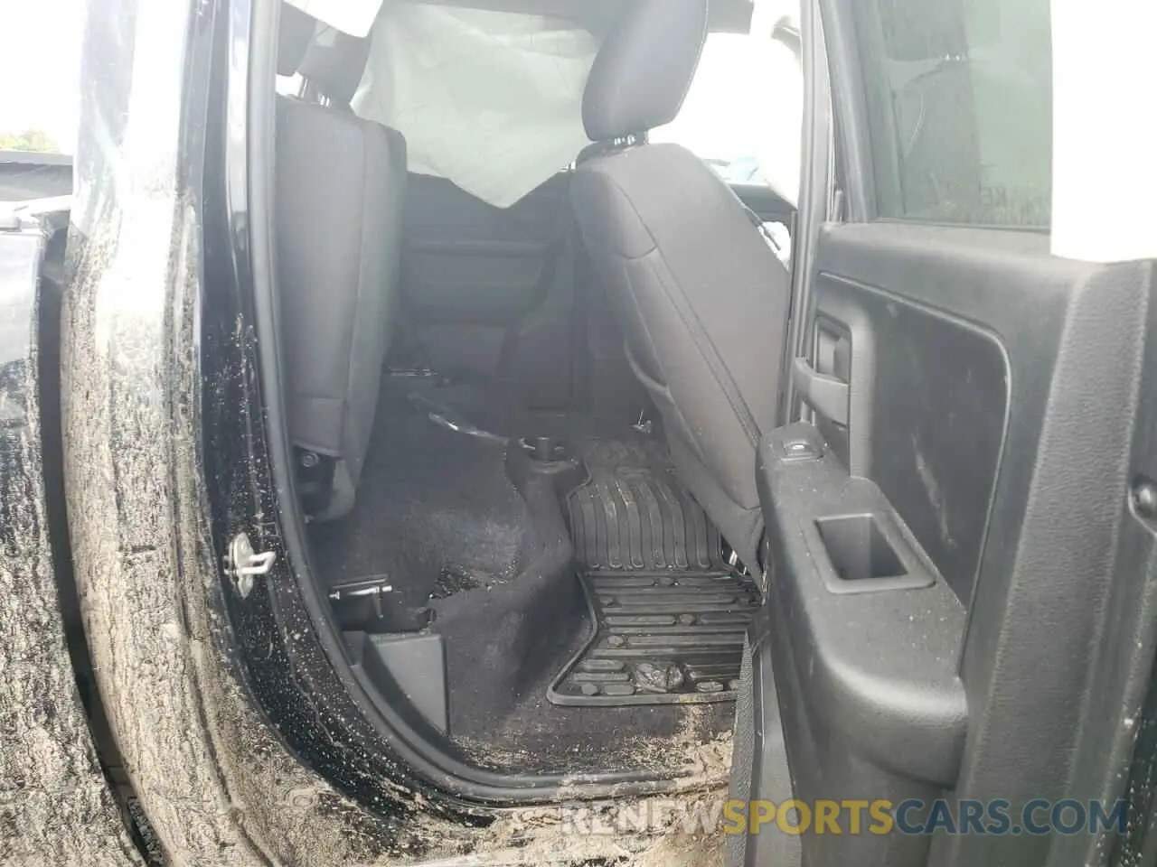 10 fotografías del automóvil dañado 1C6RR7FG8PS547985 RAM 1500 2023