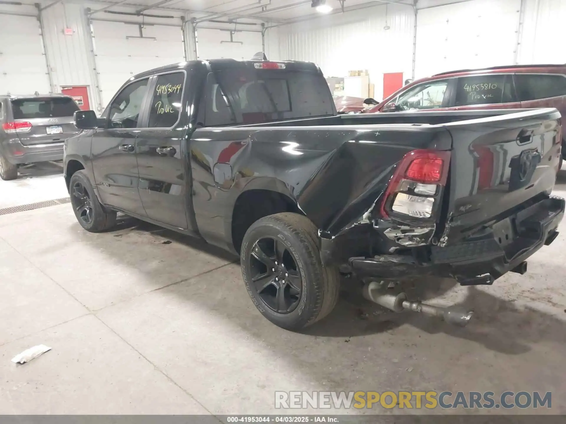 3 fotografías del automóvil dañado 1C6RREBT7PN516247 RAM 1500 2023