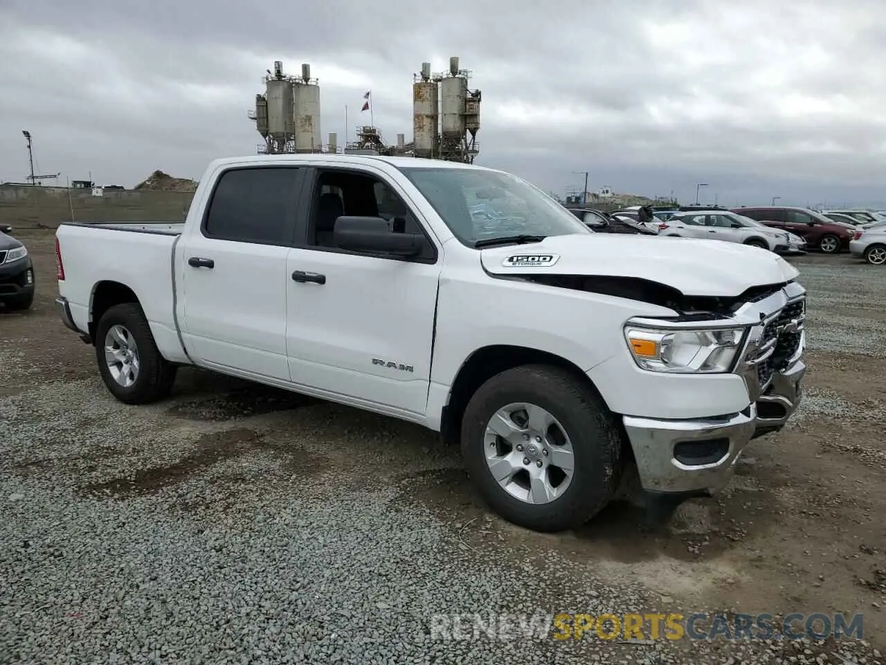4 fotografías del automóvil dañado 1C6RREFG2PN607813 RAM 1500 2023