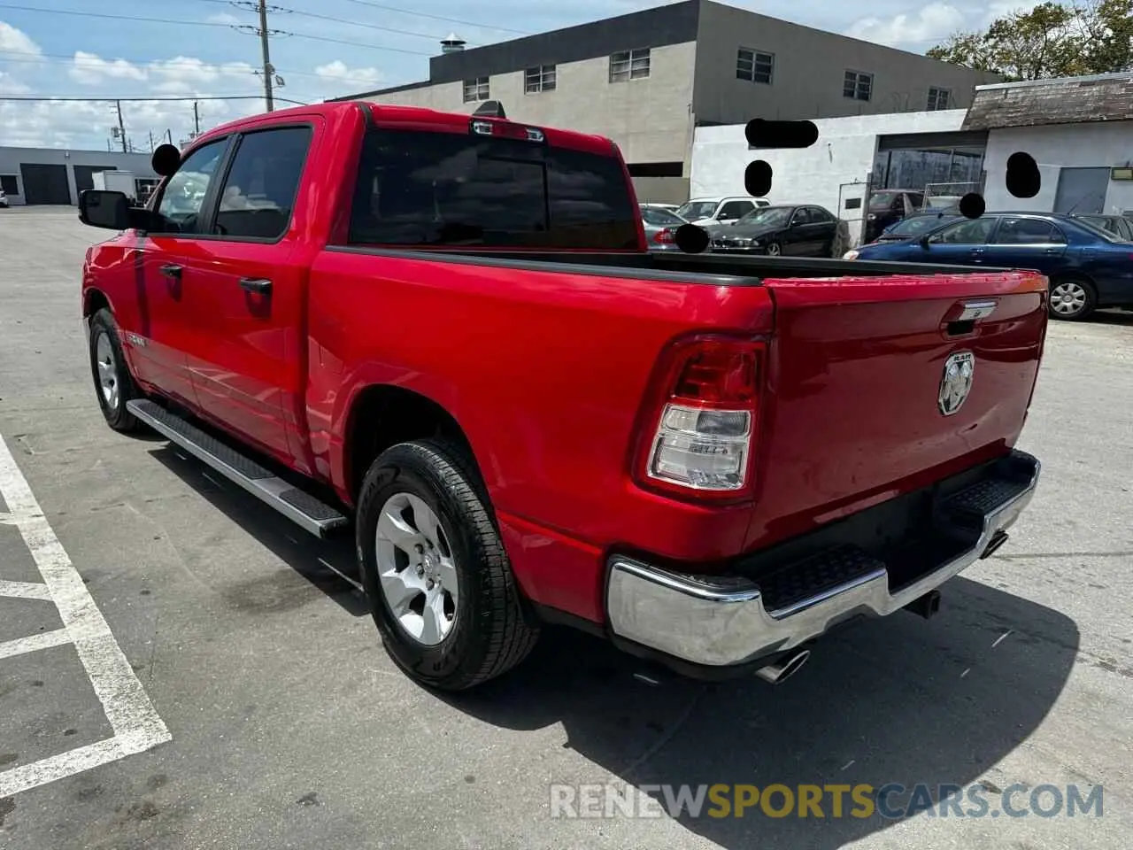 3 fotografías del automóvil dañado 1C6RREFT0PN592564 RAM 1500 2023