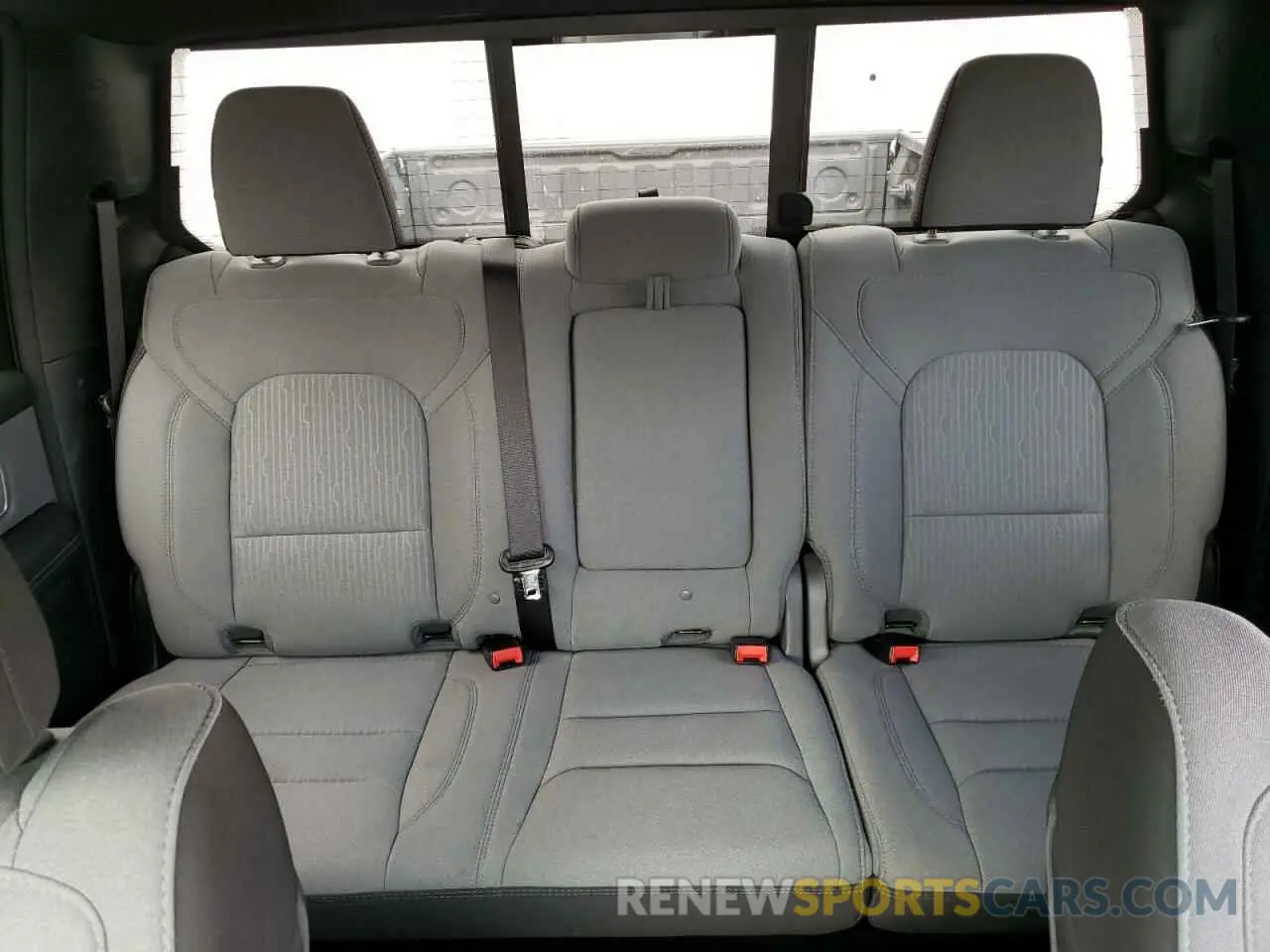 10 fotografías del automóvil dañado 1C6RREFT1PN543681 RAM 1500 2023