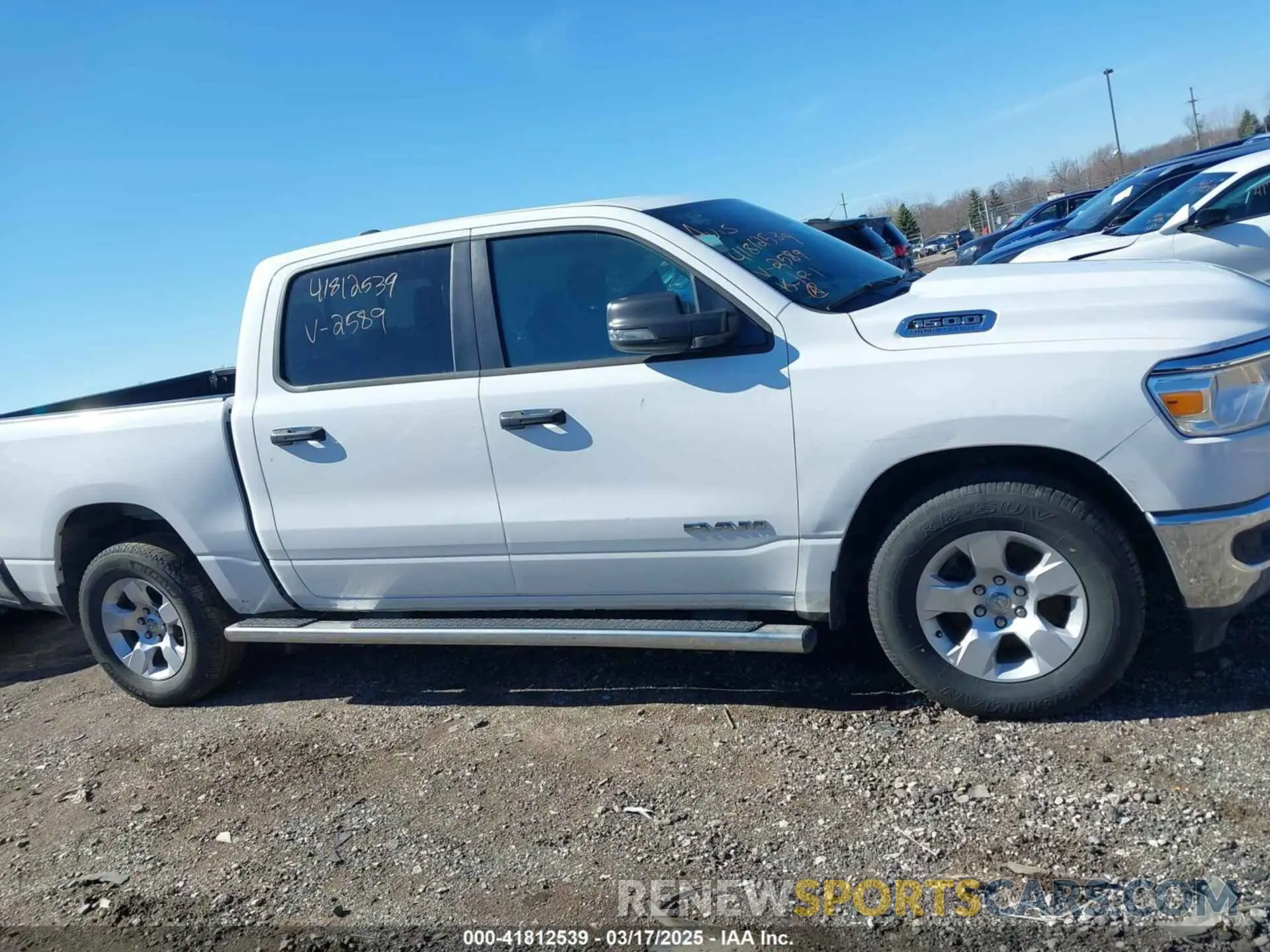 13 fotografías del automóvil dañado 1C6RREFT5PN592589 RAM 1500 2023