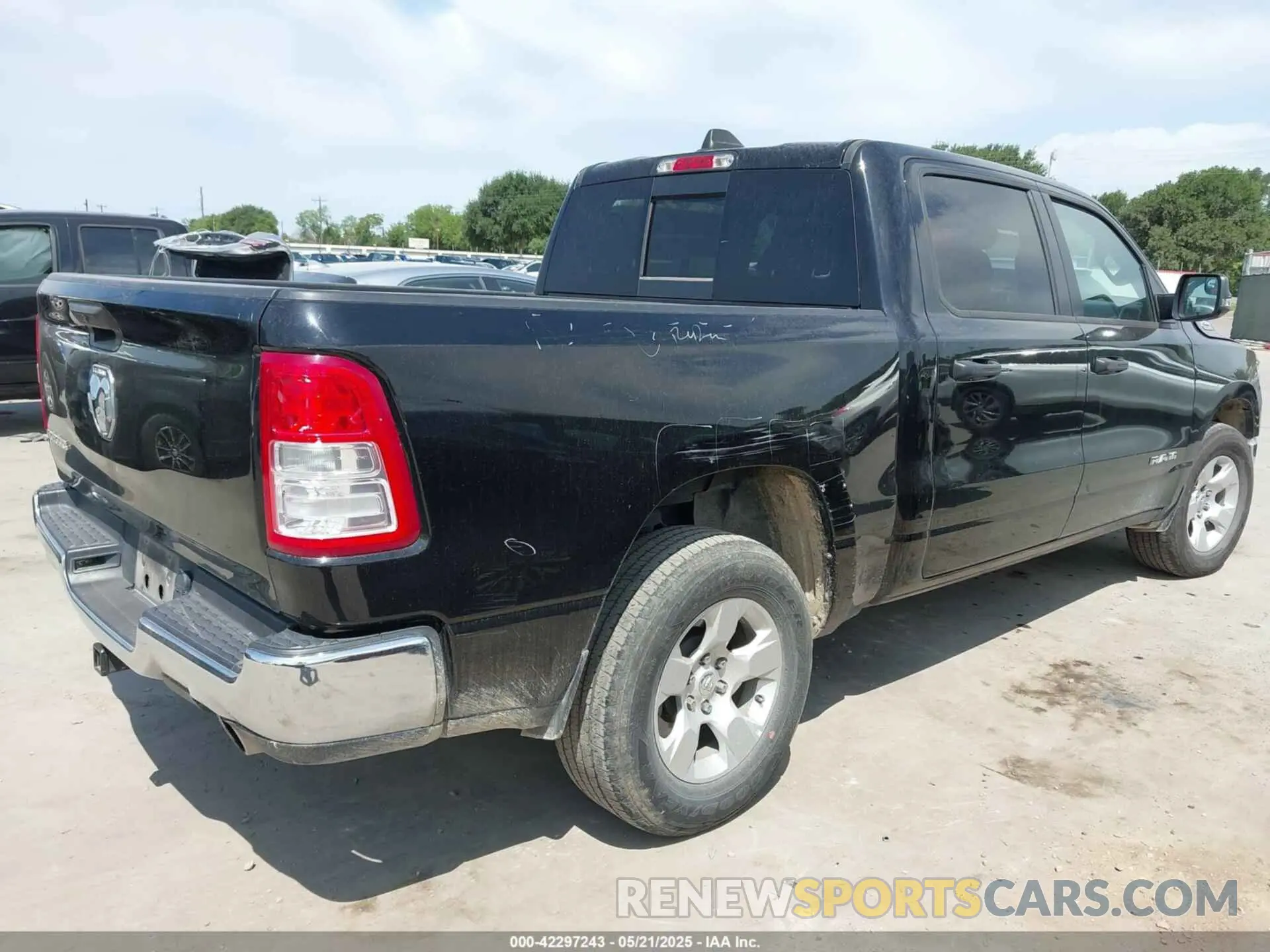 4 fotografías del automóvil dañado 1C6RREFTXPN534591 RAM 1500 2023