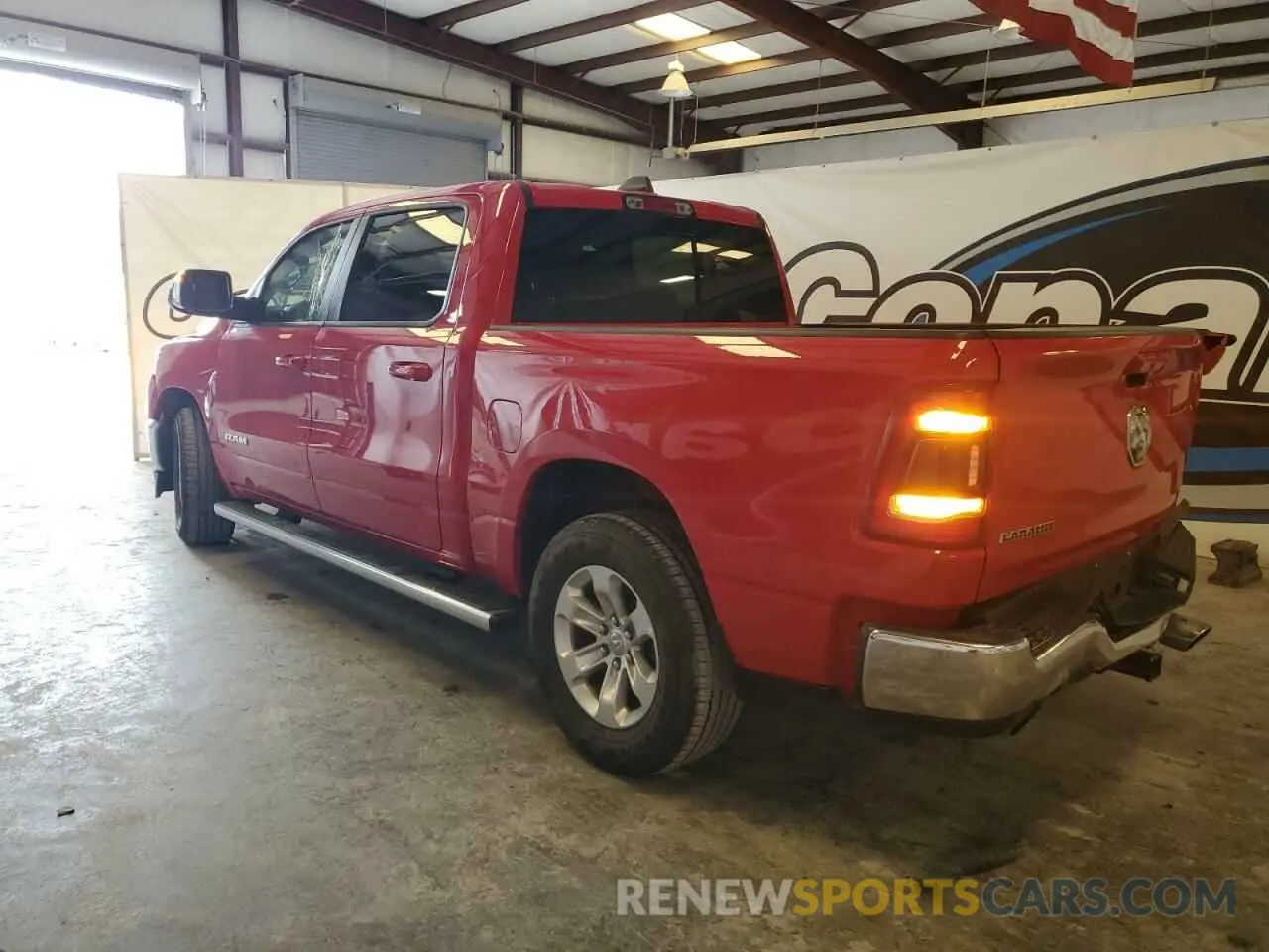 2 fotografías del automóvil dañado 1C6RREJTXPN676723 RAM 1500 2023