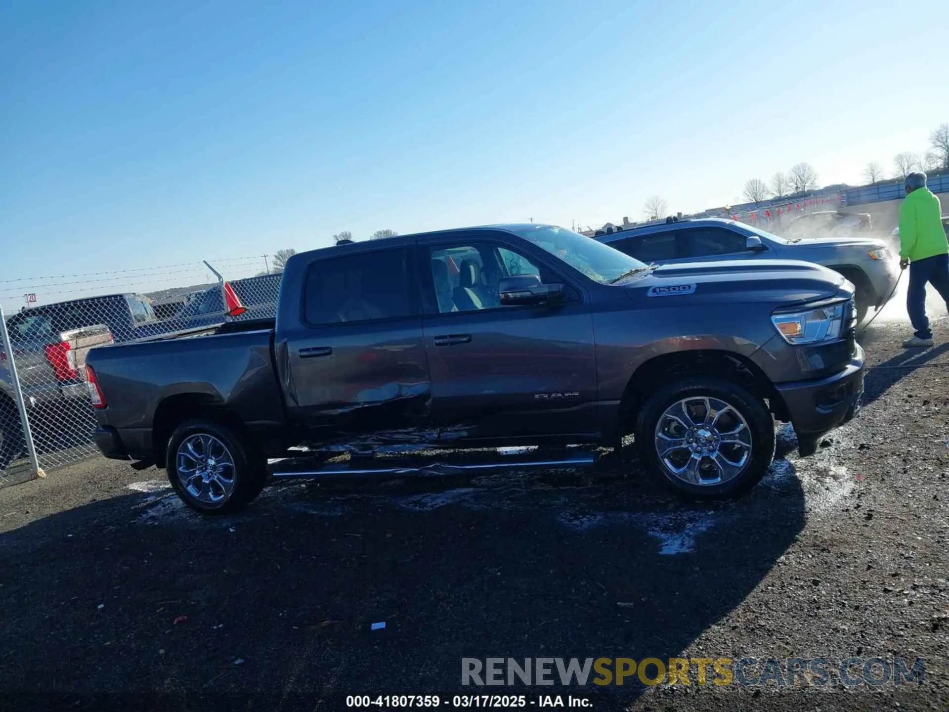 13 fotografías del automóvil dañado 1C6RRFFG2PN599704 RAM 1500 2023