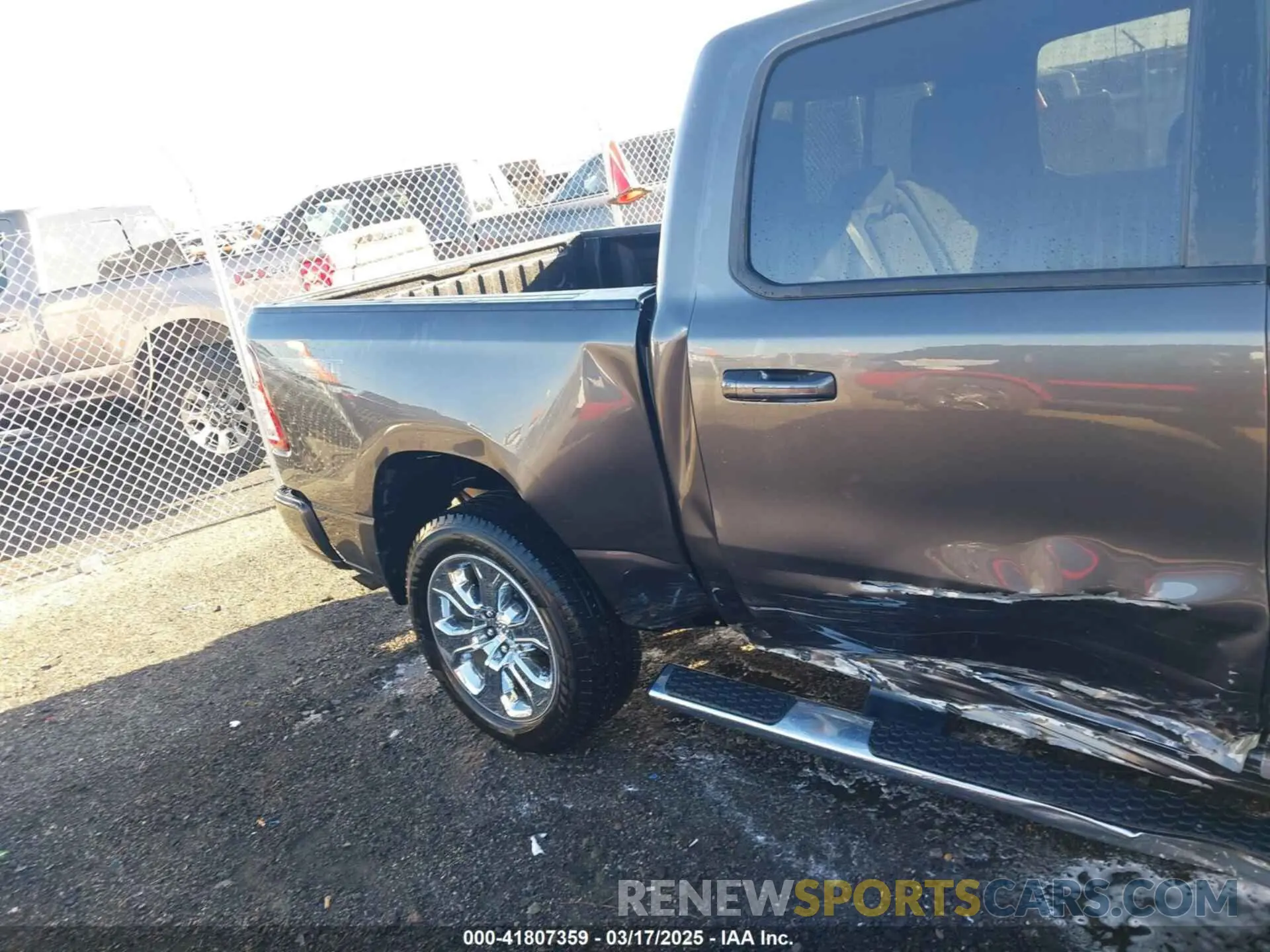 17 fotografías del automóvil dañado 1C6RRFFG2PN599704 RAM 1500 2023
