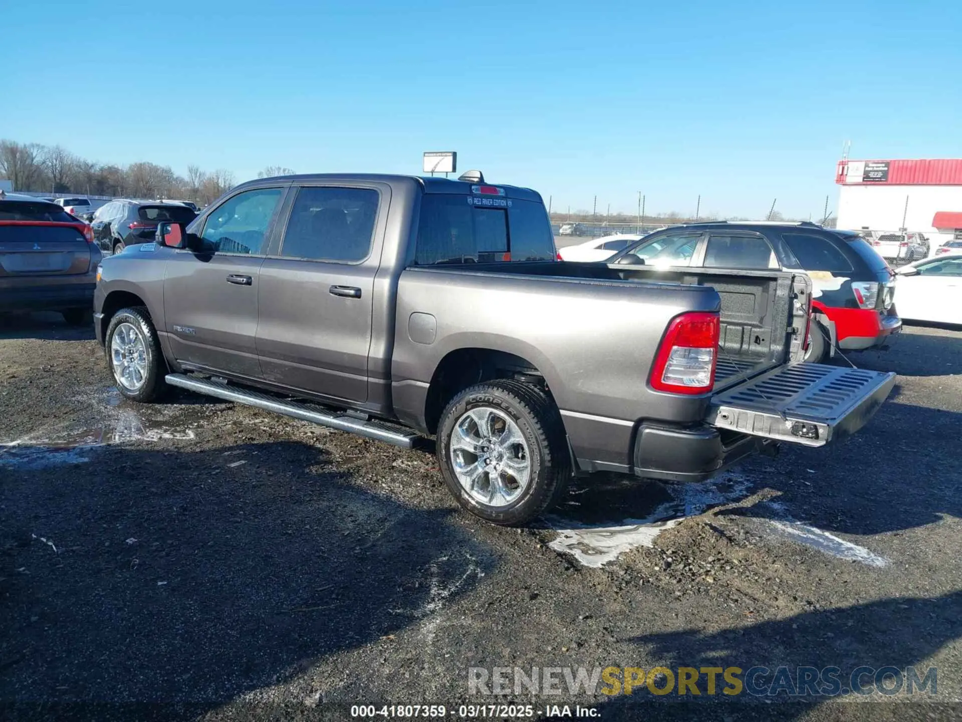 3 fotografías del automóvil dañado 1C6RRFFG2PN599704 RAM 1500 2023