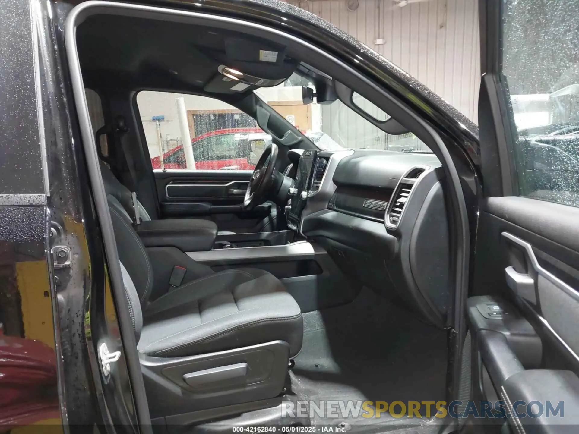 5 fotografías del automóvil dañado 1C6RRFFG3PN591272 RAM 1500 2023