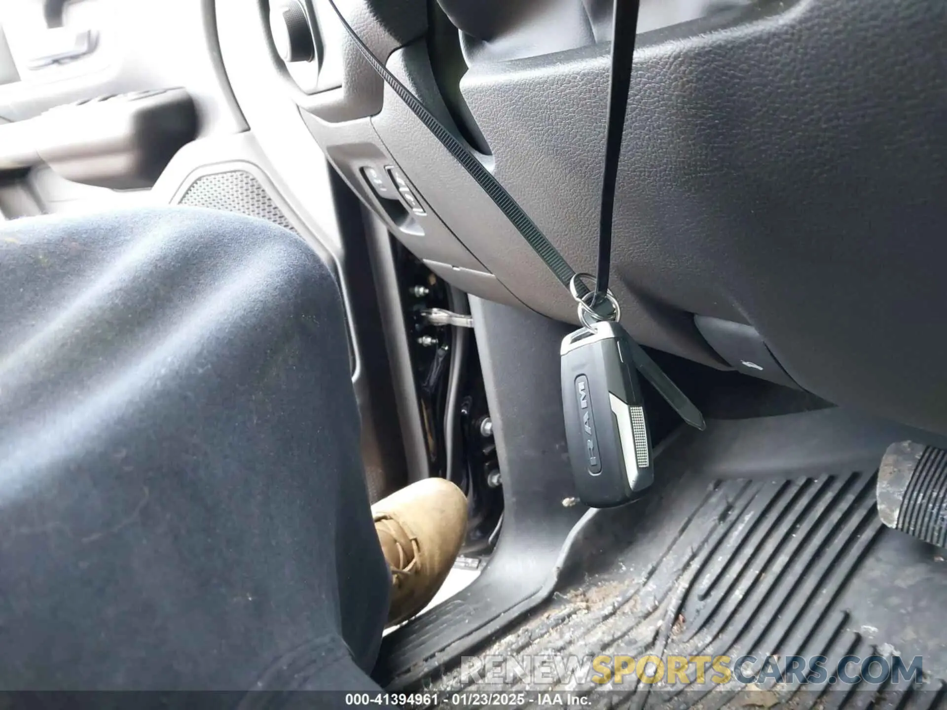 11 fotografías del automóvil dañado 1C6RRFFG3PN679383 RAM 1500 2023