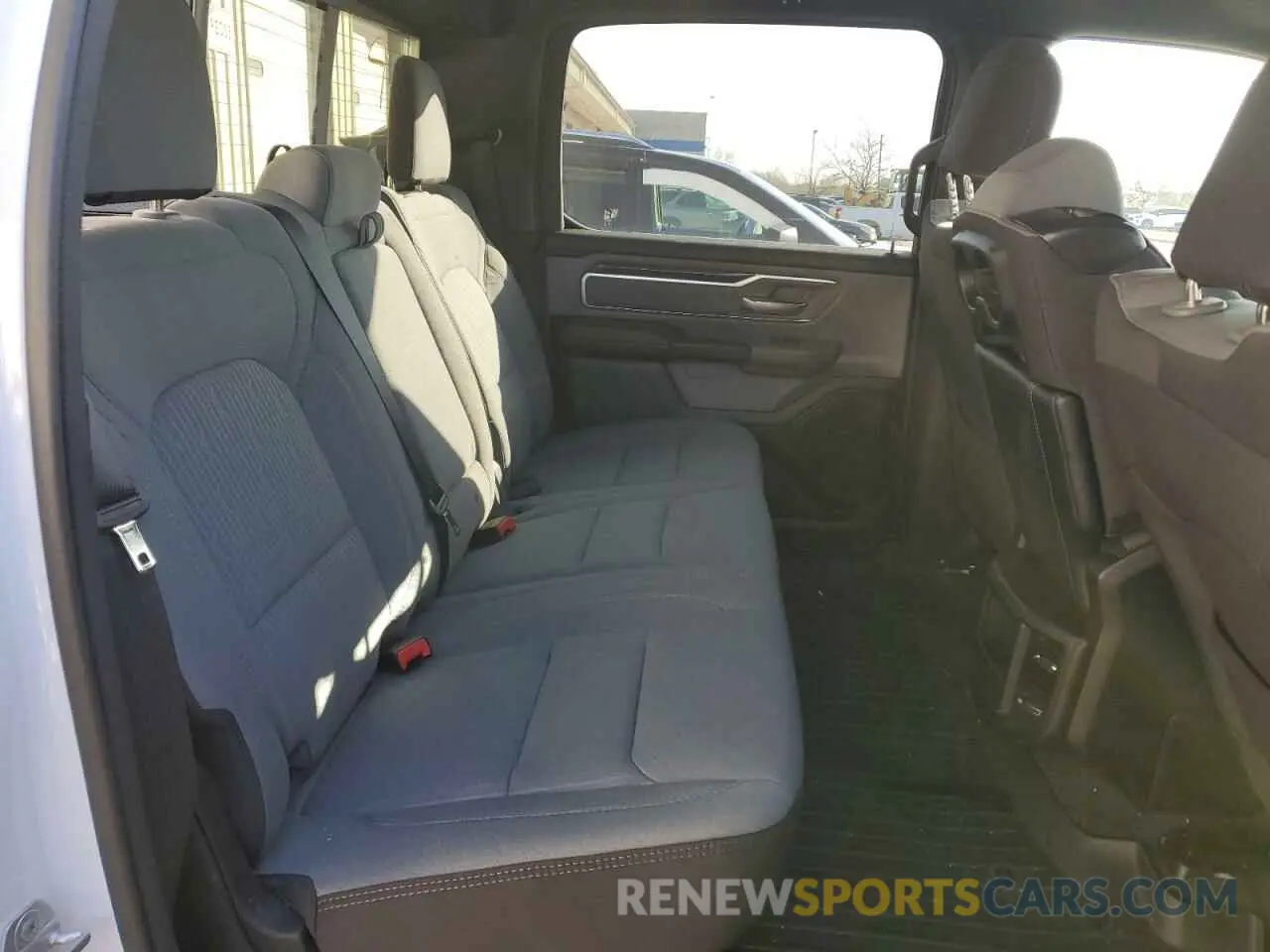 10 fotografías del automóvil dañado 1C6RRFFG5PN518503 RAM 1500 2023