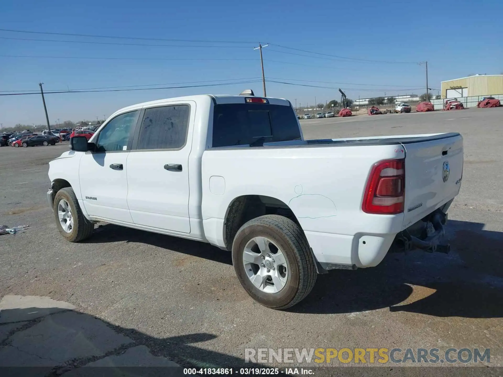14 fotografías del automóvil dañado 1C6RRFFG5PN694533 RAM 1500 2023