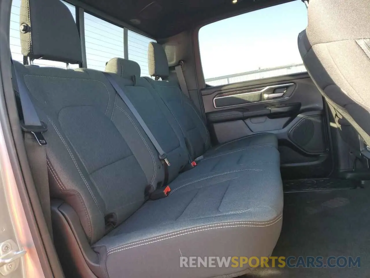 11 fotografías del automóvil dañado 1C6RRFFG7PN562809 RAM 1500 2023