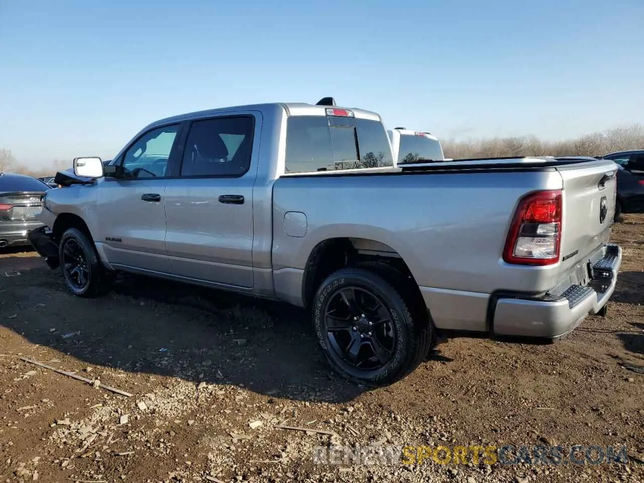 2 fotografías del automóvil dañado 1C6RRFFG7PN562809 RAM 1500 2023