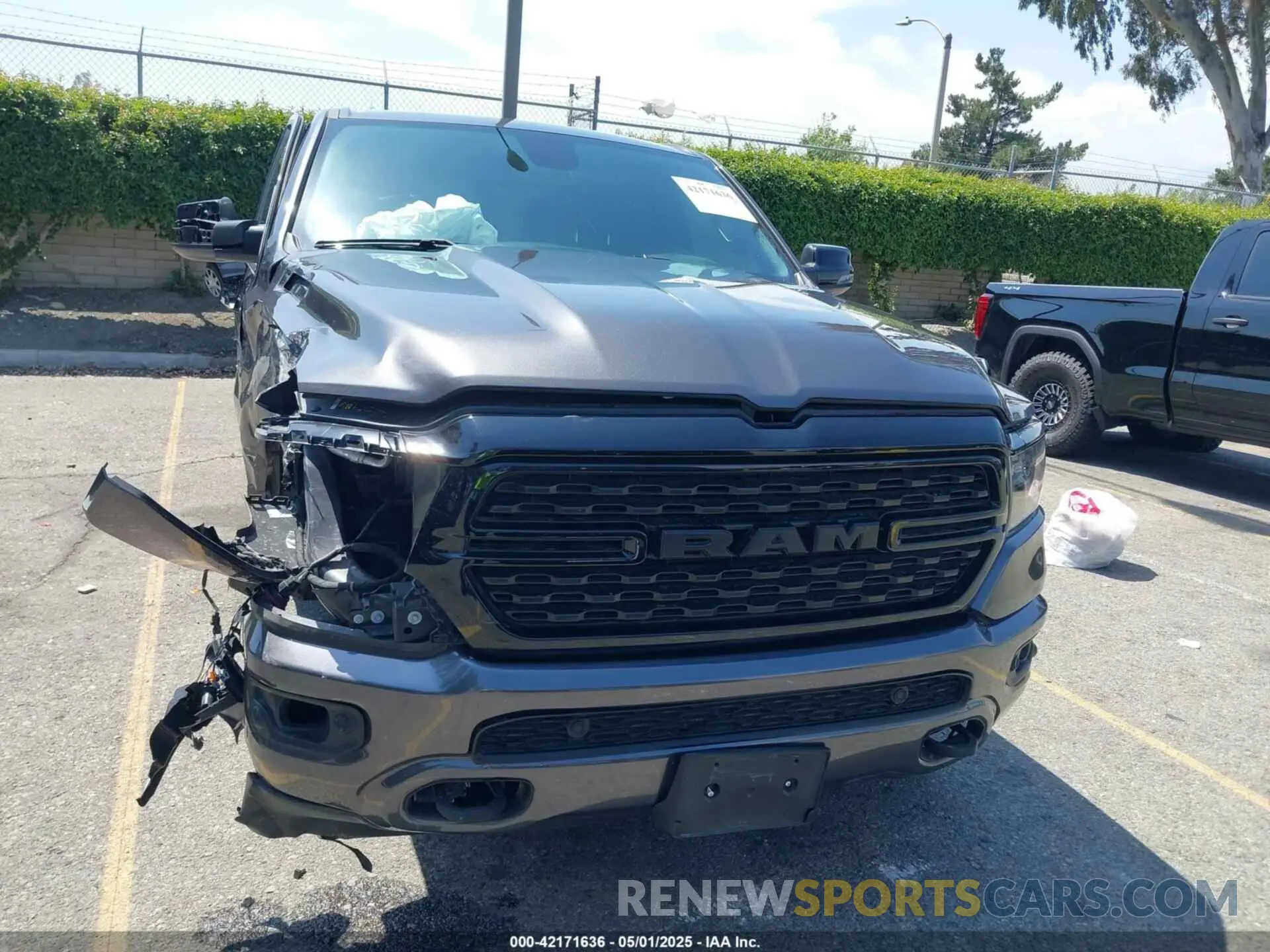 13 fotografías del automóvil dañado 1C6RRFFG7PN635841 RAM 1500 2023