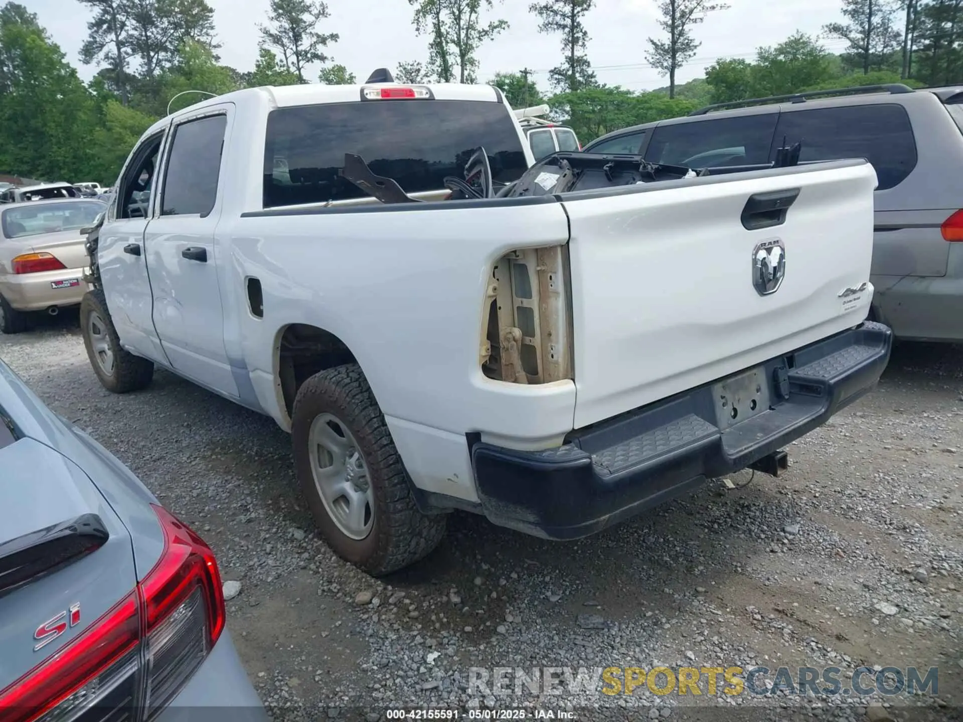 3 fotografías del automóvil dañado 1C6RRFGG4PN641188 RAM 1500 2023