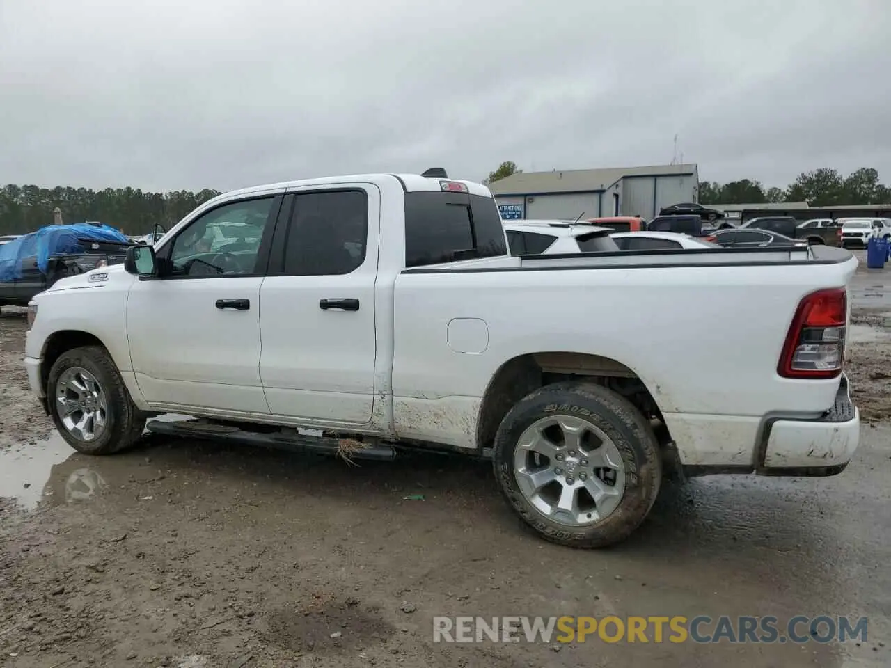 2 fotografías del automóvil dañado 1C6SRECG9PN693711 RAM 1500 2023