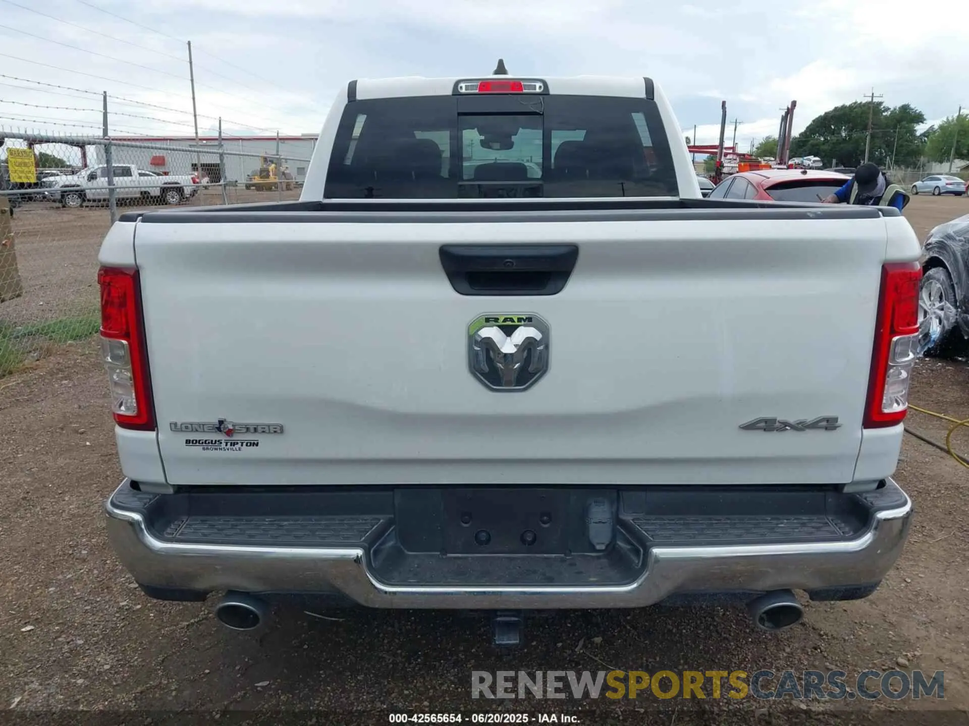 15 fotografías del automóvil dañado 1C6SRFFT0PN702987 RAM 1500 2023