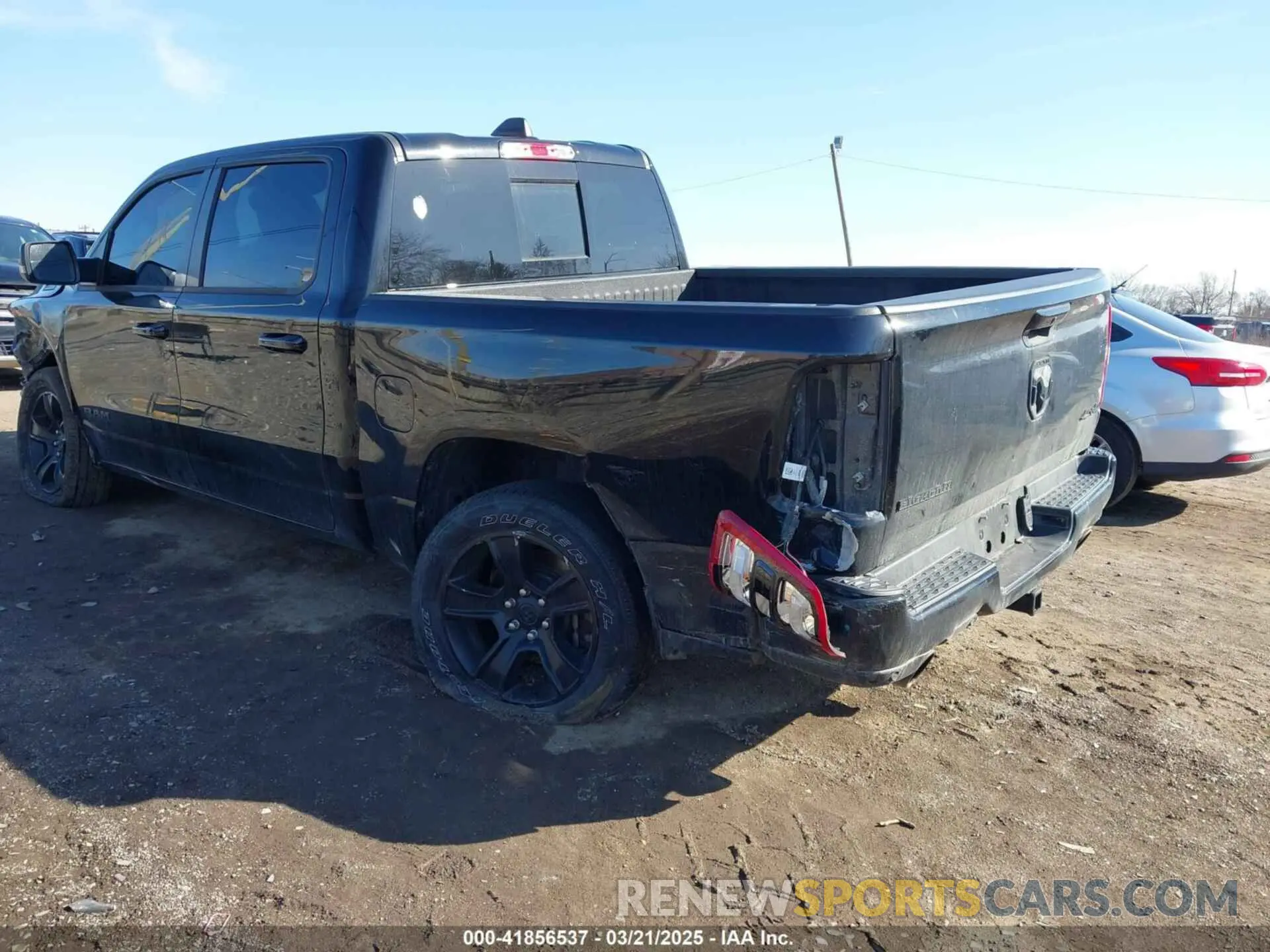 3 fotografías del automóvil dañado 1C6SRFFT1PN683608 RAM 1500 2023
