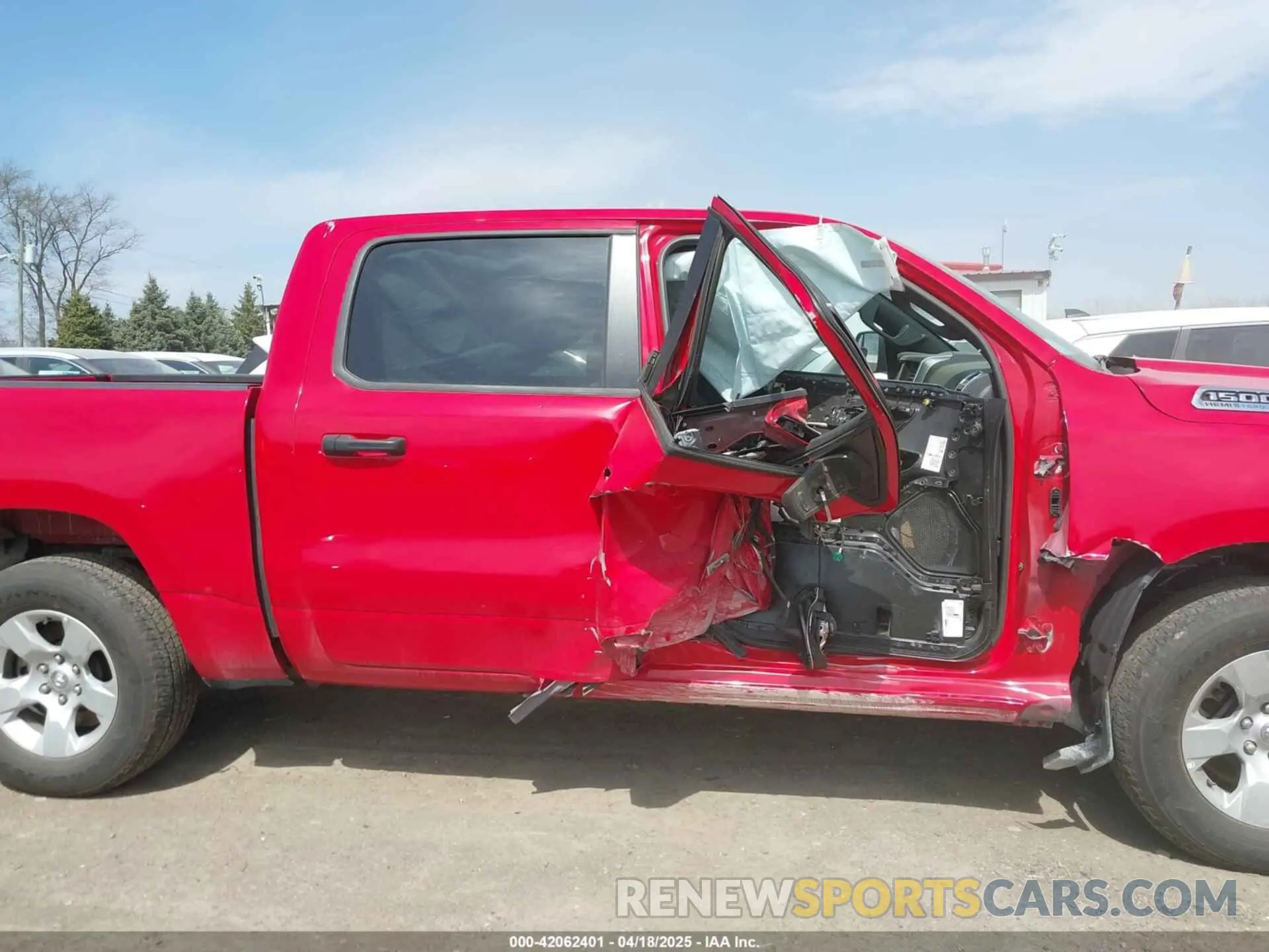 13 fotografías del automóvil dañado 1C6SRFFT3PN654742 RAM 1500 2023