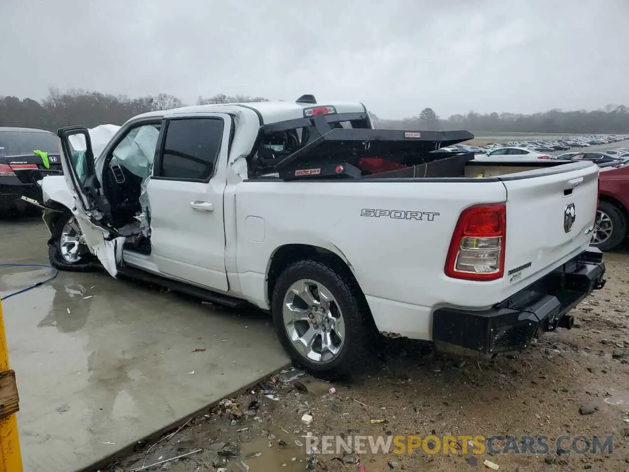 2 fotografías del automóvil dañado 1C6SRFFT5PN702967 RAM 1500 2023
