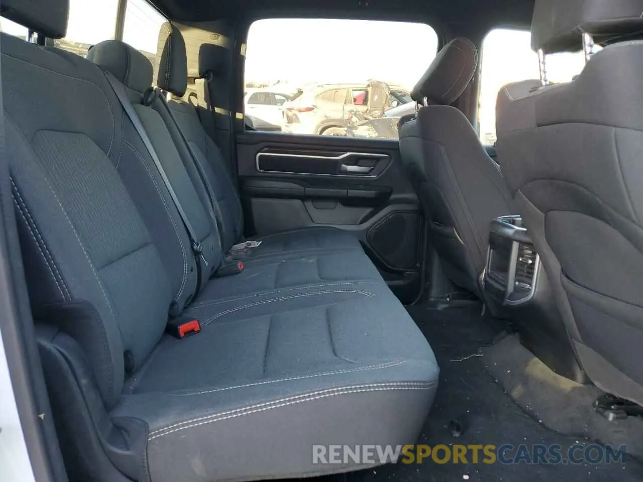 10 fotografías del automóvil dañado 1C6SRFFT7PN673195 RAM 1500 2023