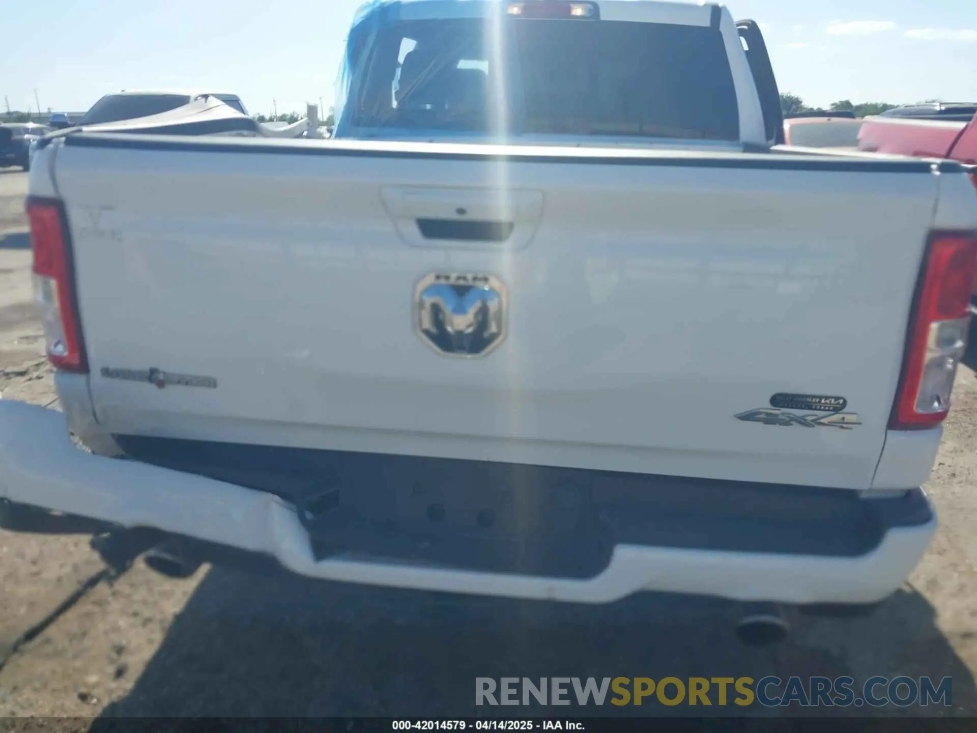 16 fotografías del automóvil dañado 1C6SRFFT8PN701084 RAM 1500 2023