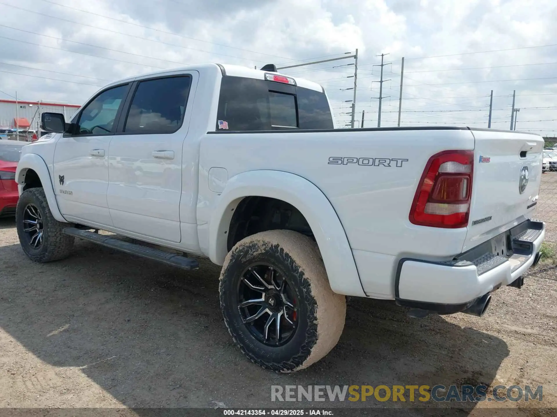 3 fotografías del automóvil dañado 1C6SRFFT9PN533410 RAM 1500 2023