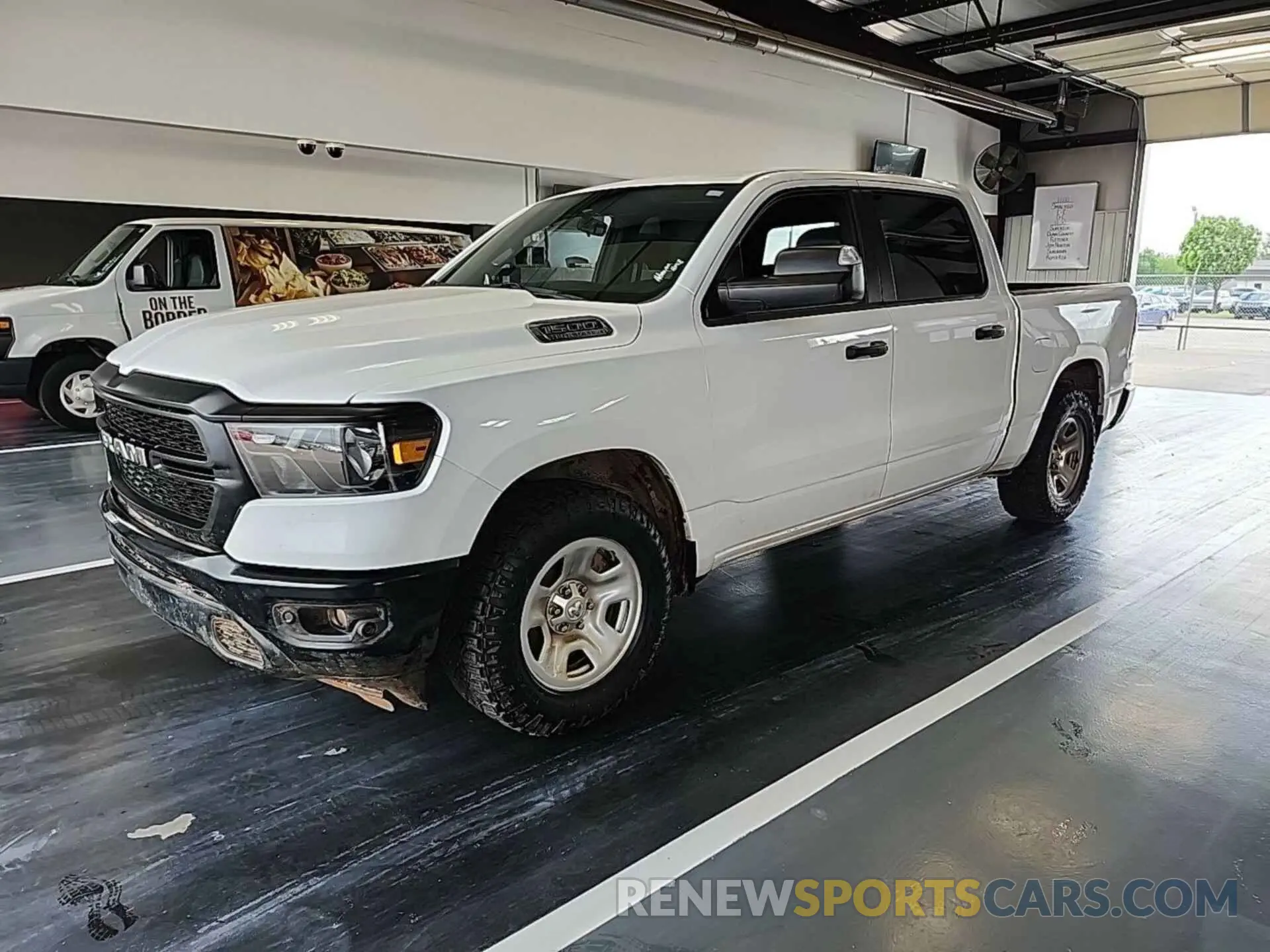 5 fotografías del automóvil dañado 1C6SRFGT2PN560947 RAM 1500 2023