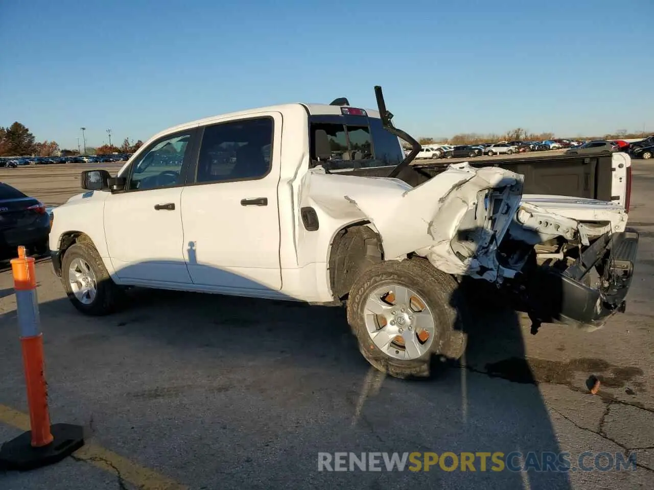 2 fotografías del automóvil dañado 1C6SRFGT2PN567025 RAM 1500 2023