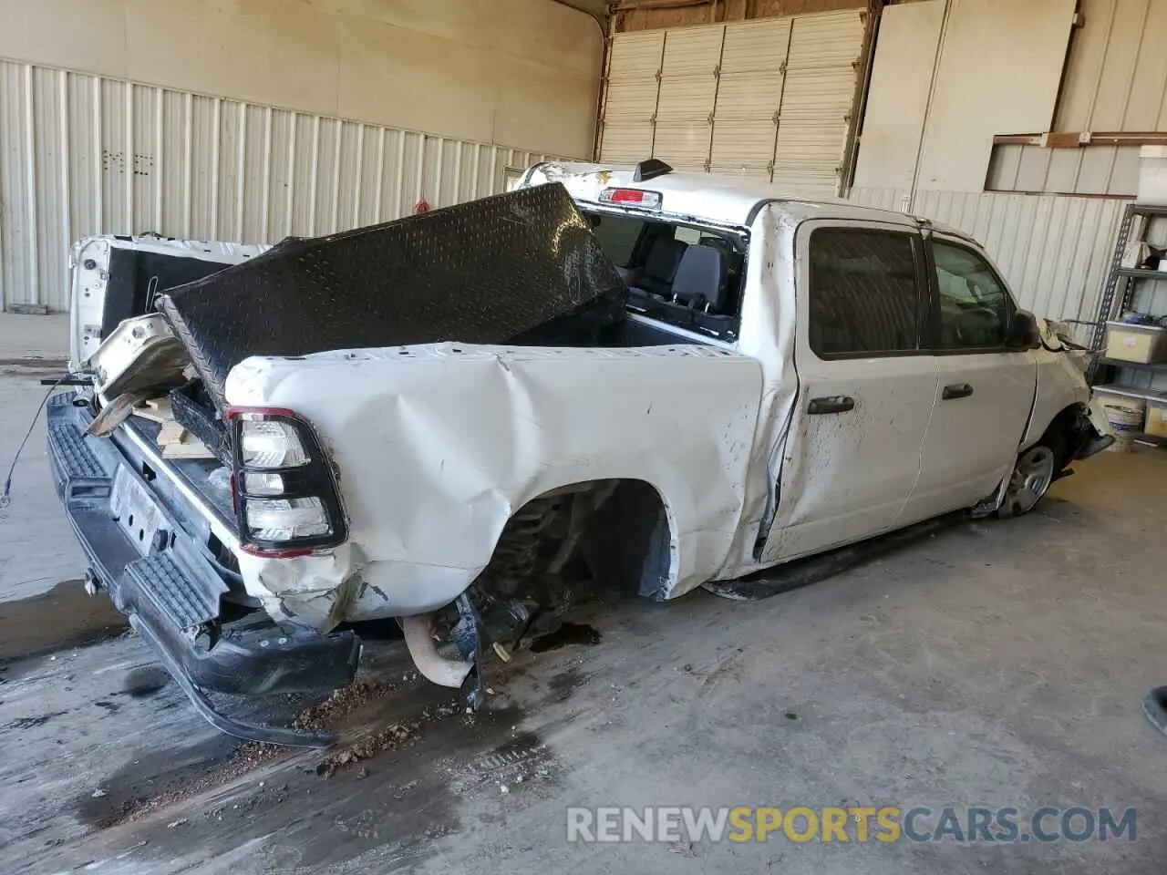 3 fotografías del automóvil dañado 1C6SRFGT4PN560612 RAM 1500 2023