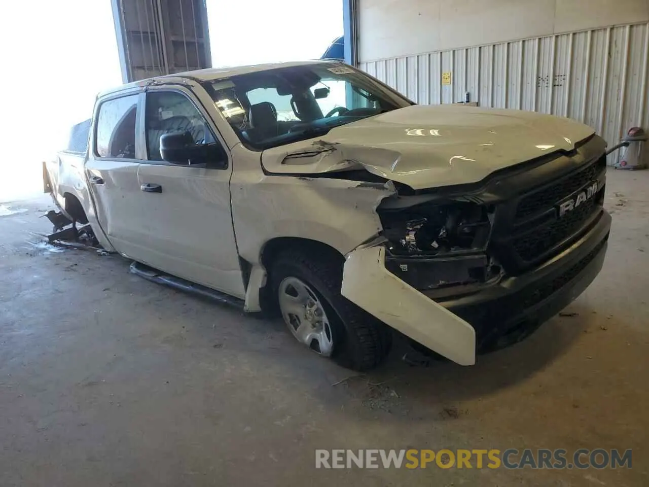 4 fotografías del automóvil dañado 1C6SRFGT4PN560612 RAM 1500 2023
