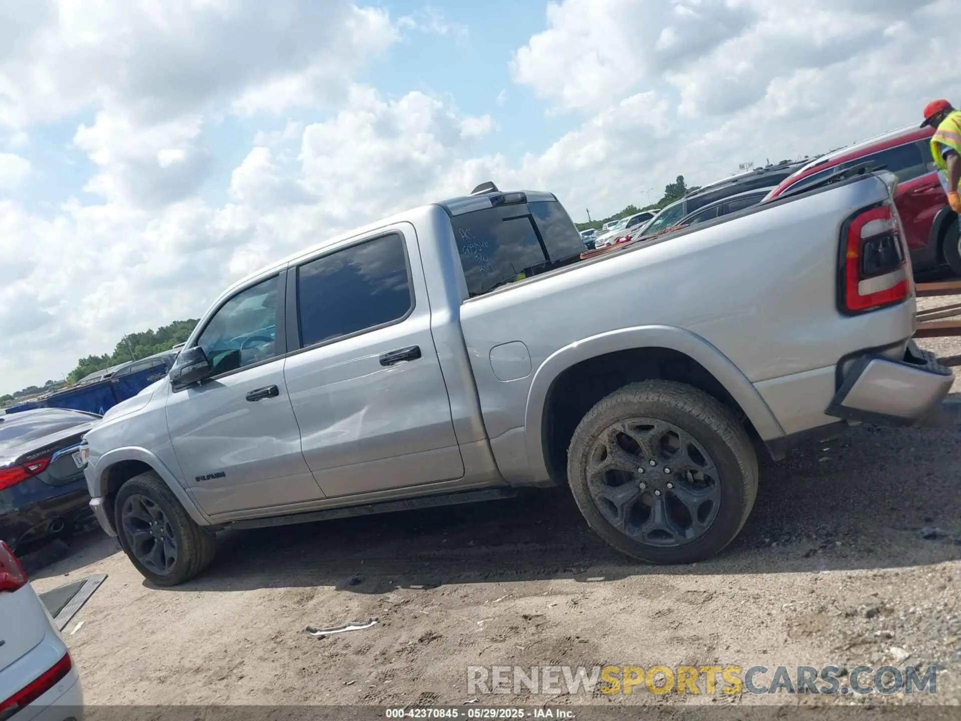 14 fotografías del automóvil dañado 1C6SRFHT0PN600943 RAM 1500 2023