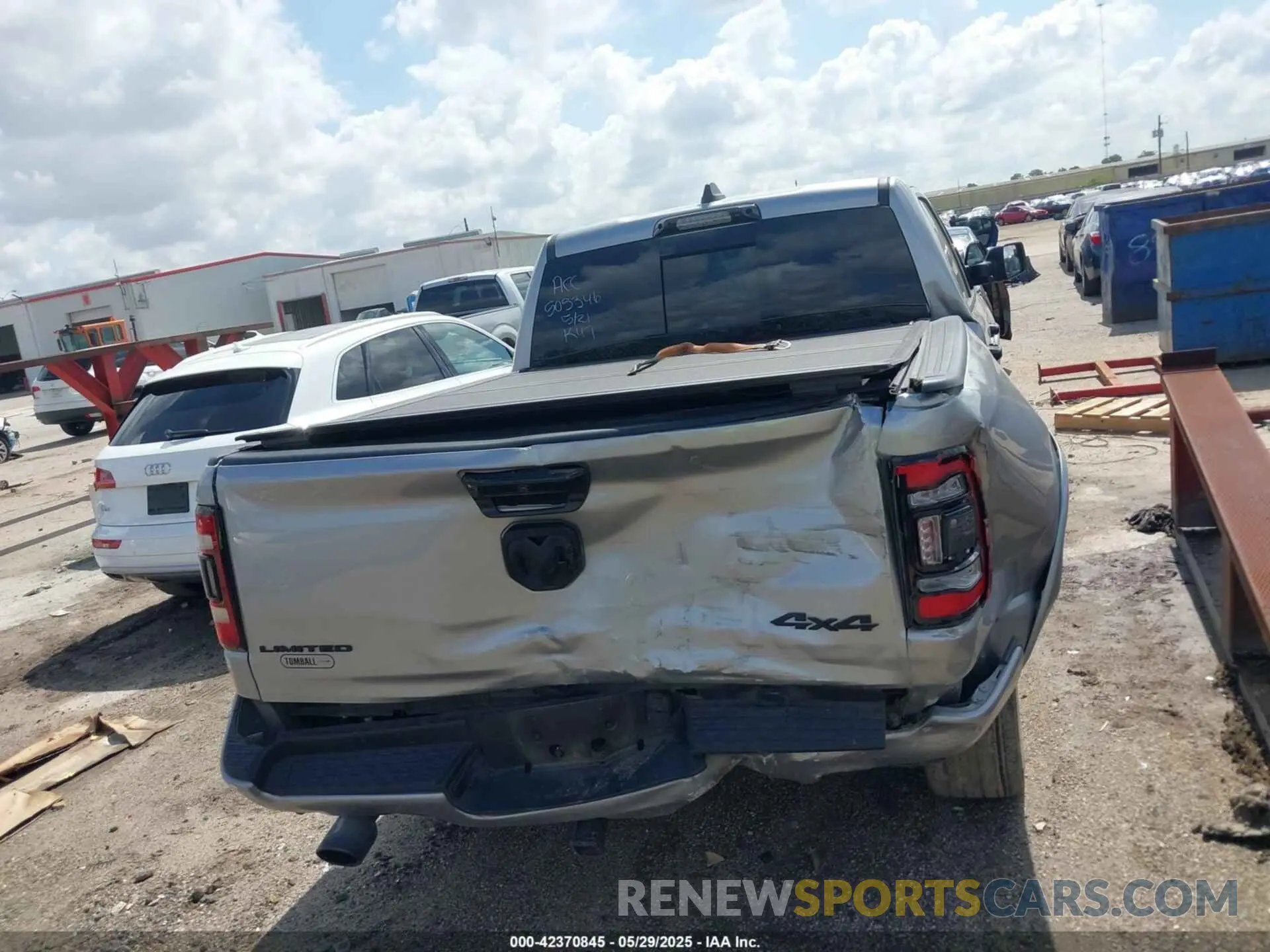 16 fotografías del automóvil dañado 1C6SRFHT0PN600943 RAM 1500 2023