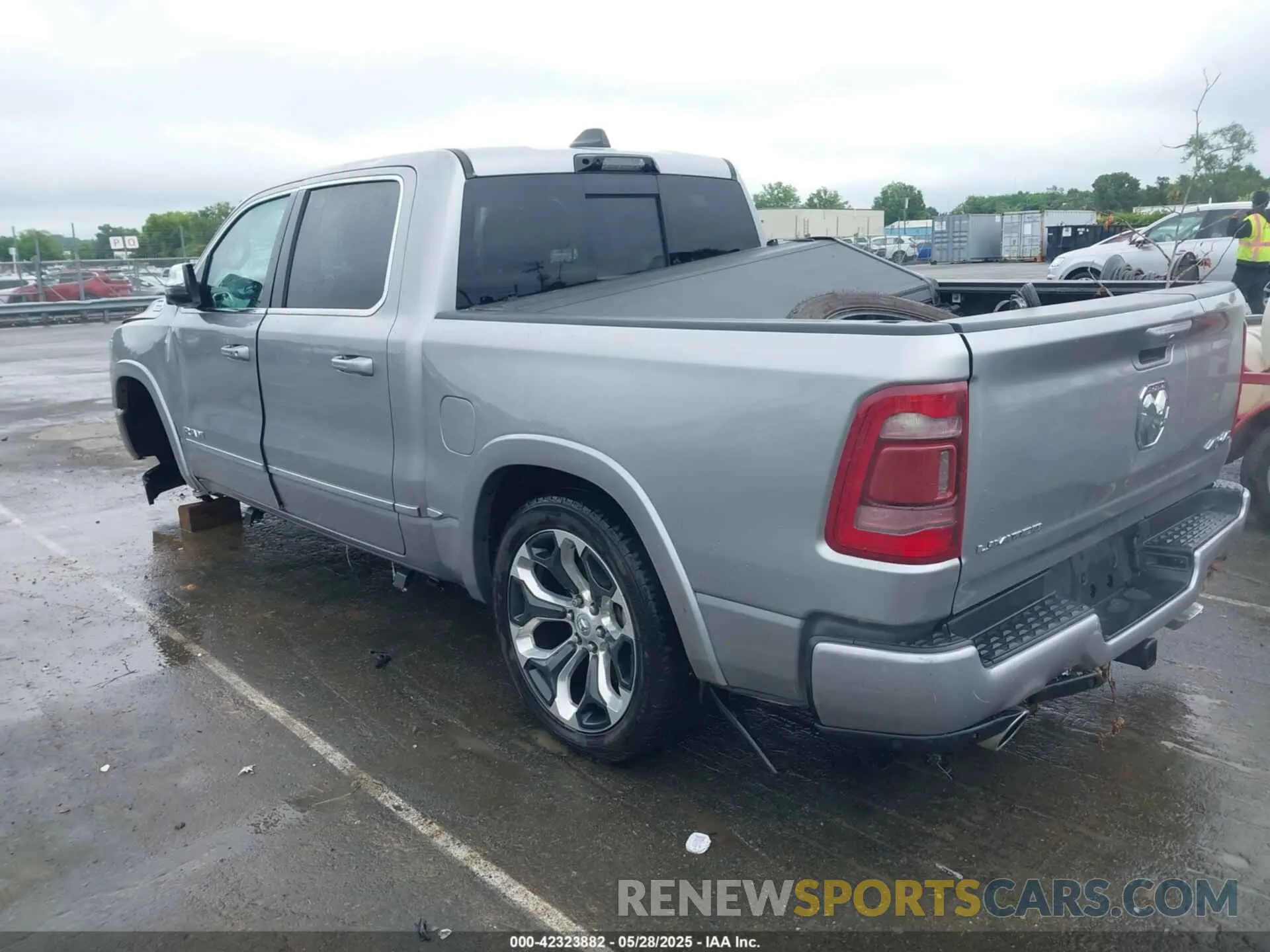 3 fotografías del automóvil dañado 1C6SRFHT1PN531759 RAM 1500 2023