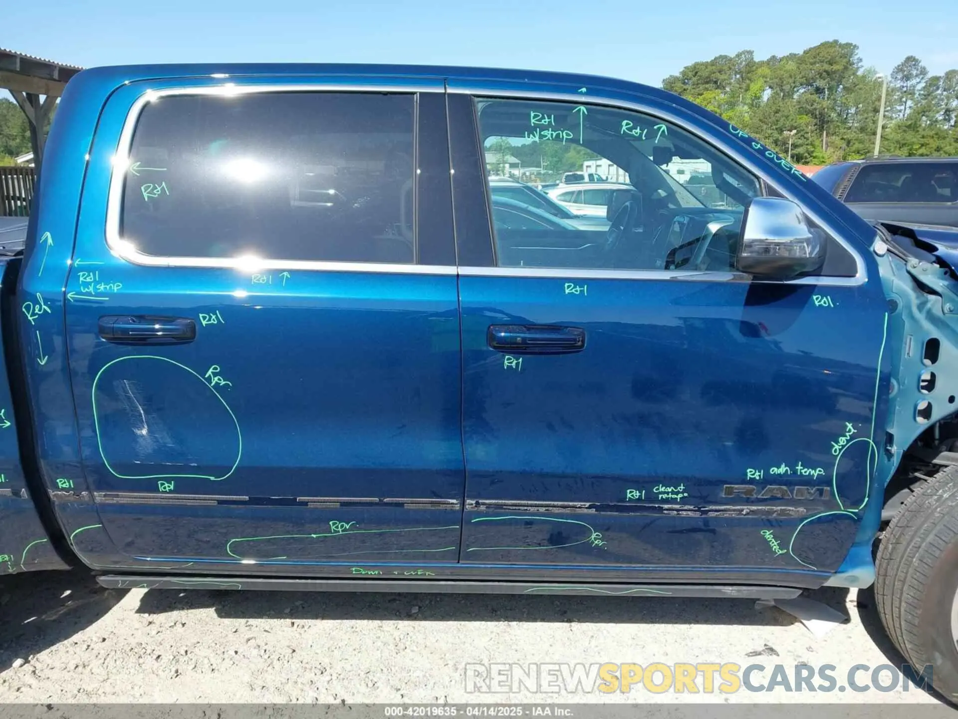 13 fotografías del automóvil dañado 1C6SRFHT3PN635007 RAM 1500 2023