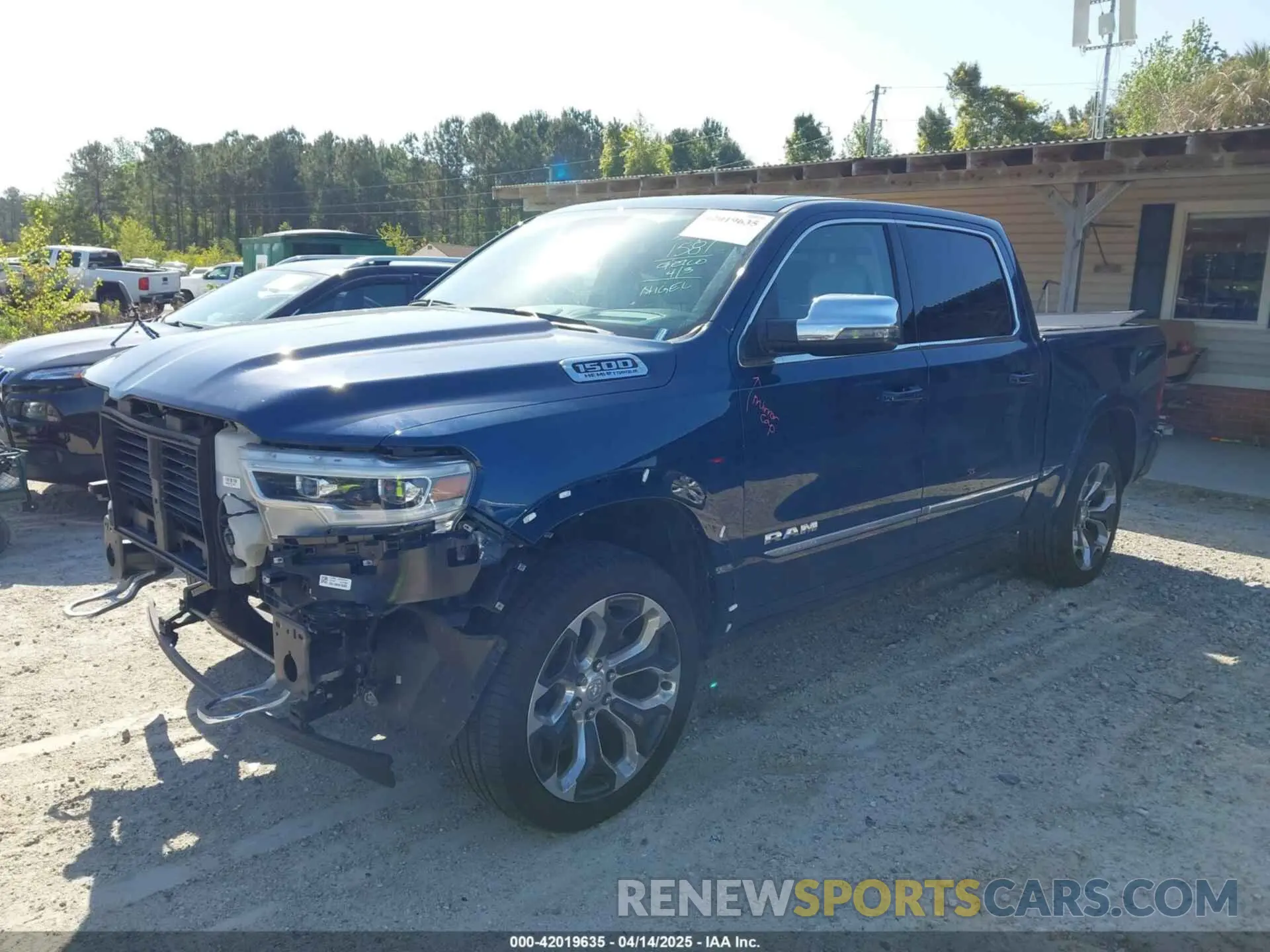 2 fotografías del automóvil dañado 1C6SRFHT3PN635007 RAM 1500 2023