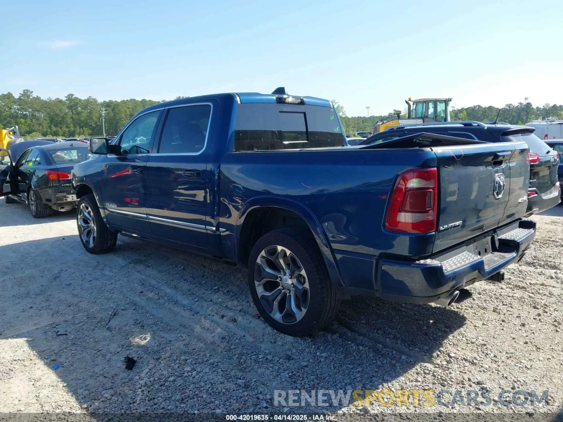 3 fotografías del automóvil dañado 1C6SRFHT3PN635007 RAM 1500 2023