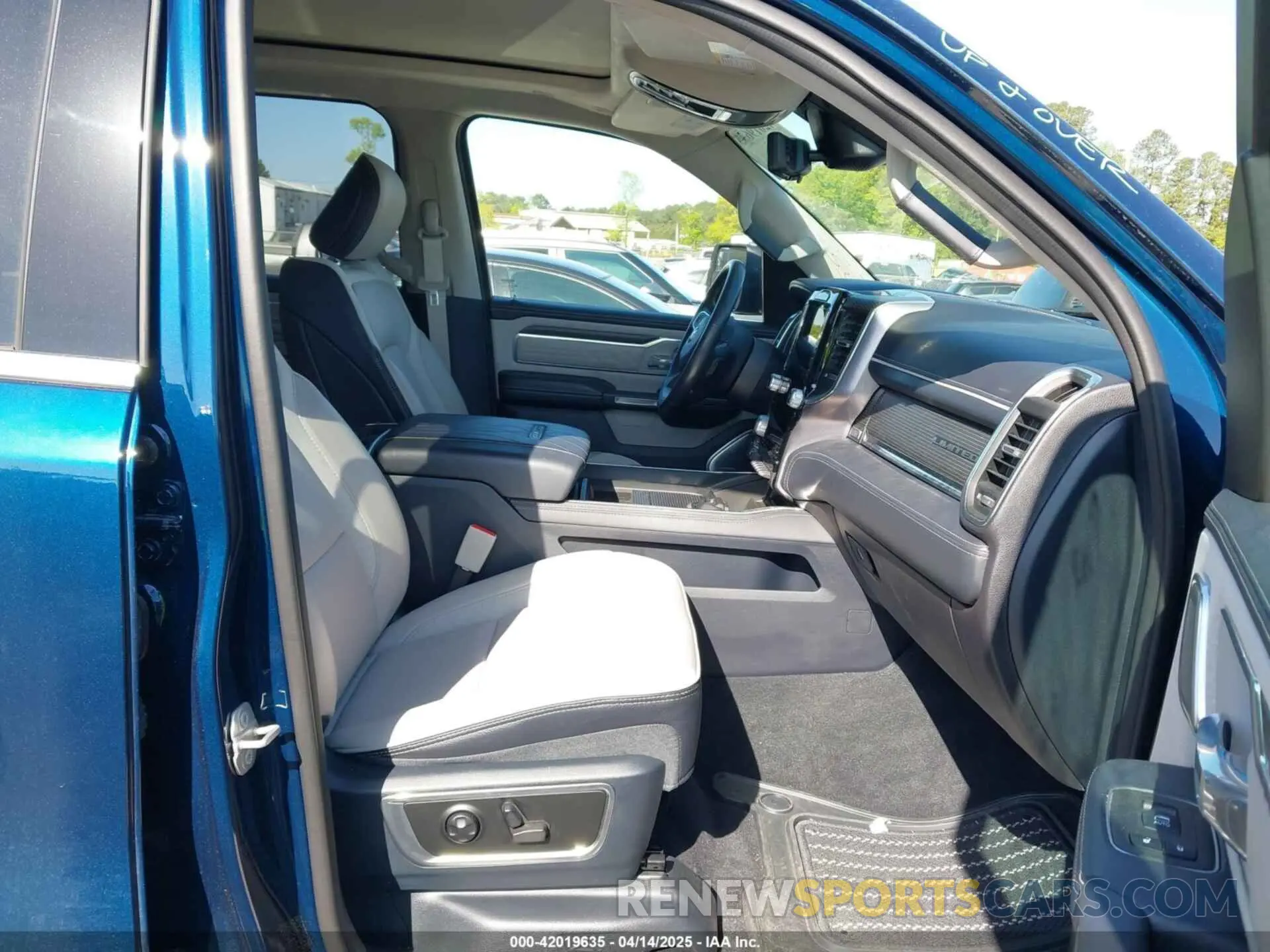 5 fotografías del automóvil dañado 1C6SRFHT3PN635007 RAM 1500 2023